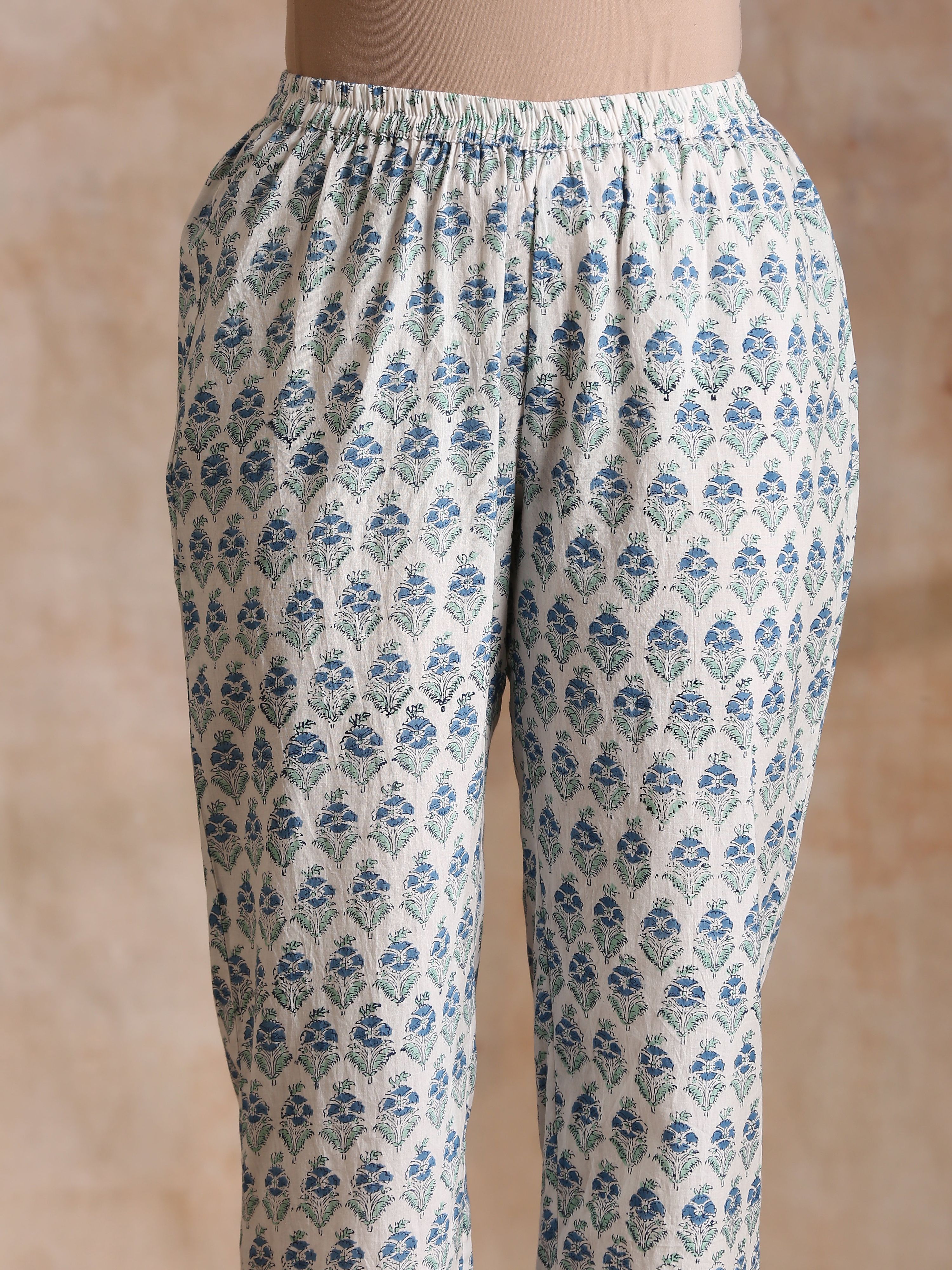 trueBrowns White With Blue Green Buta Print Cotton Flared Kurta Pant Set