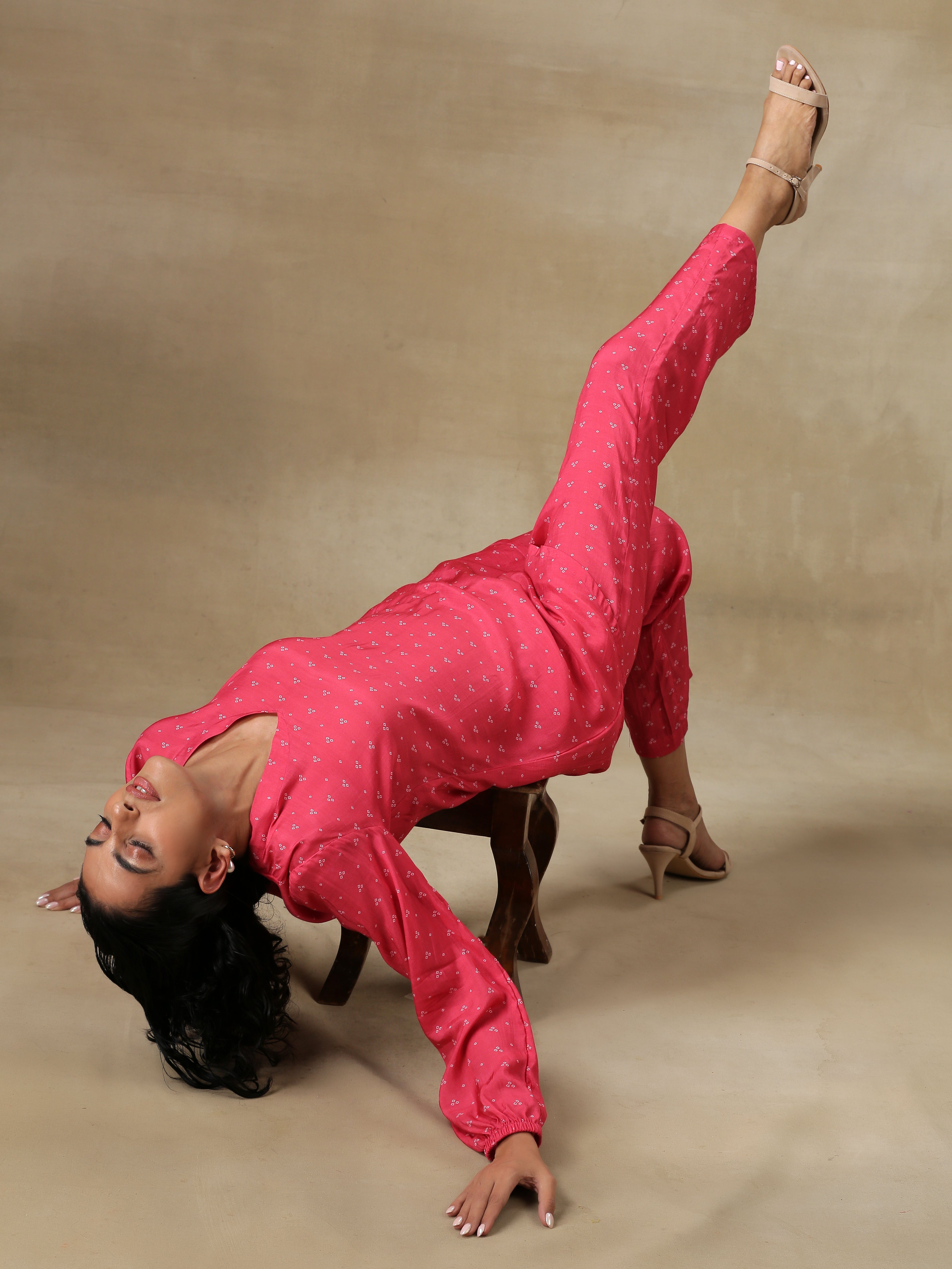 trueBrowns Pink Bandhani Printed Silk Gathered Sleeve Co-Ord Set