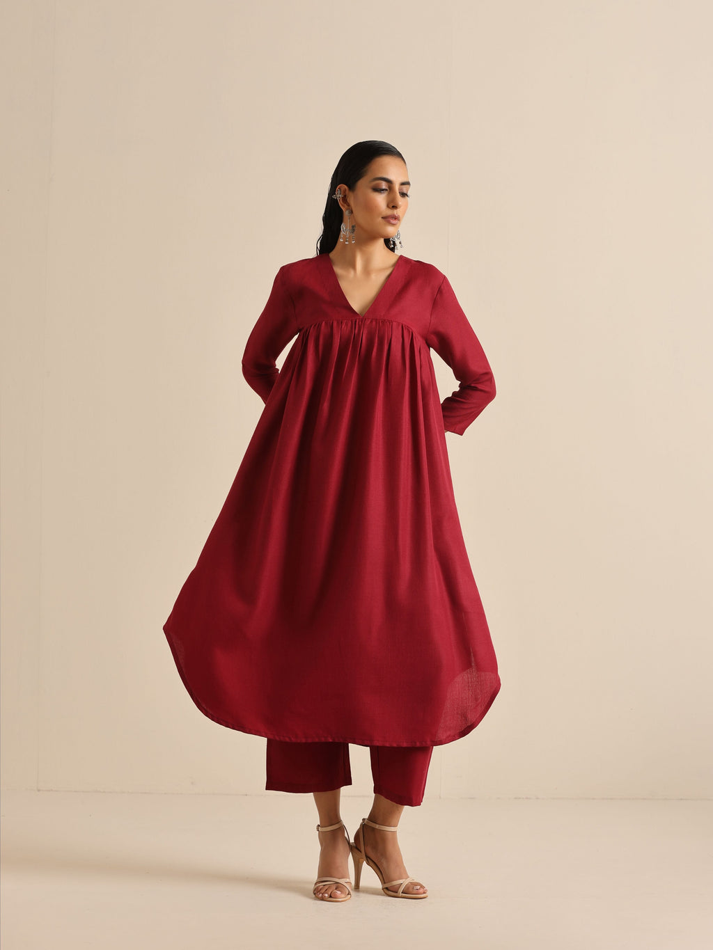 trueBrowns Maroon Slub Gathered Kurta Pant Set