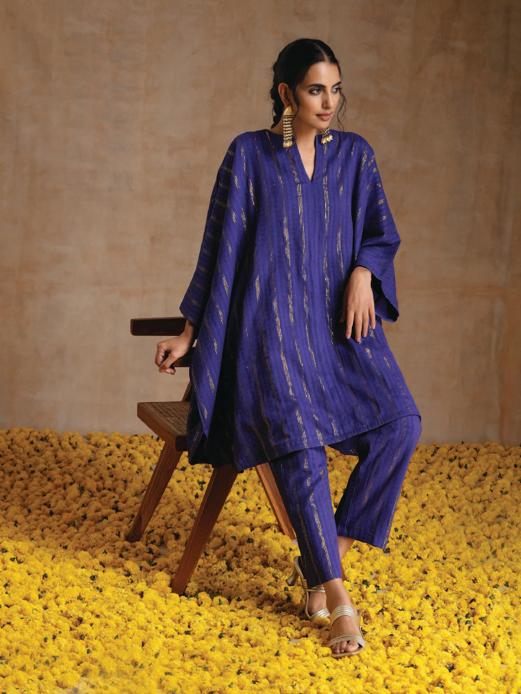trueBrowns Spectrum Blue Gold Cotton Oversized Round Co-Ord Set