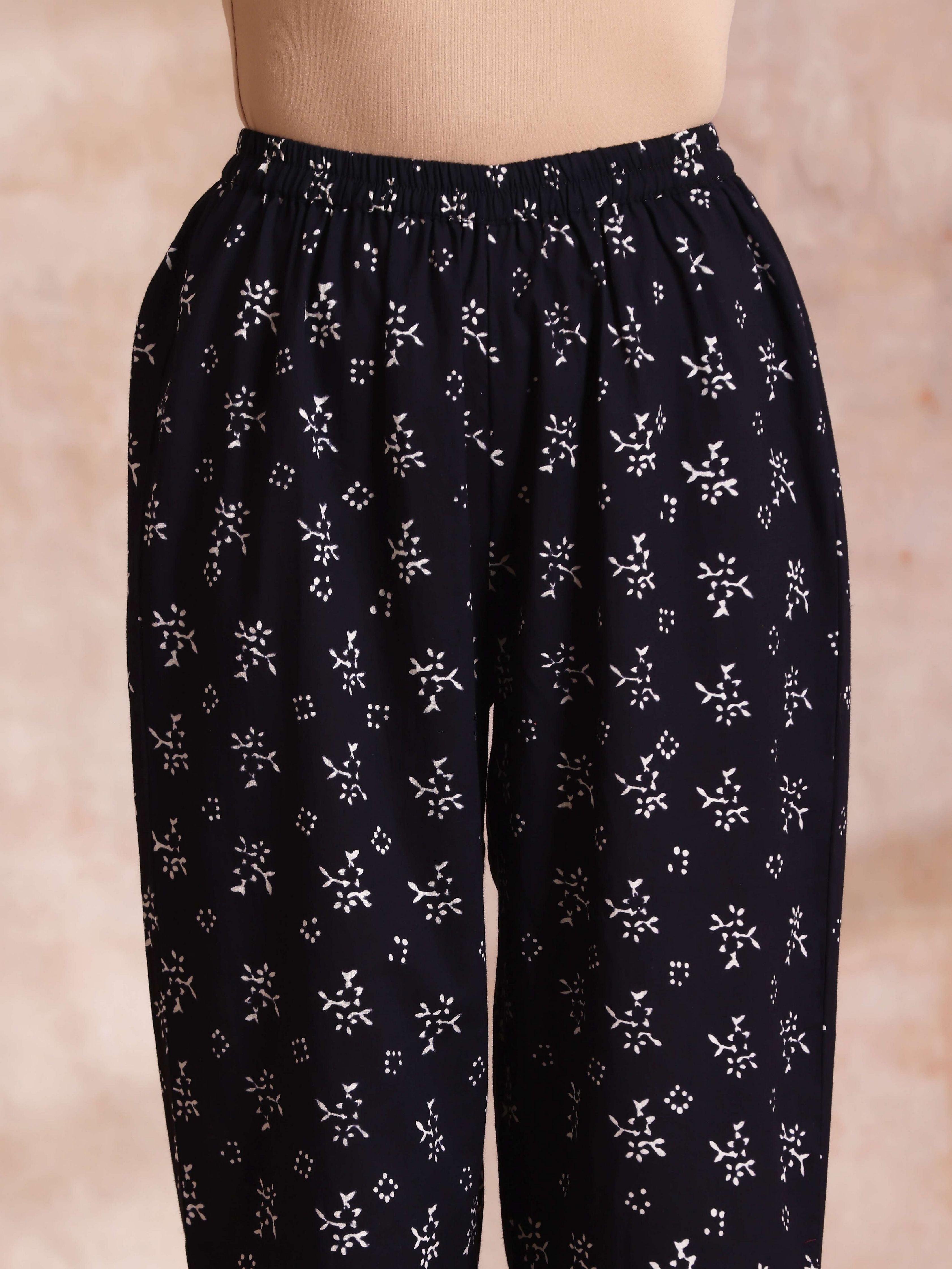 trueBrowns Black White Floral Print Cotton Collar Short Co-Ord Set