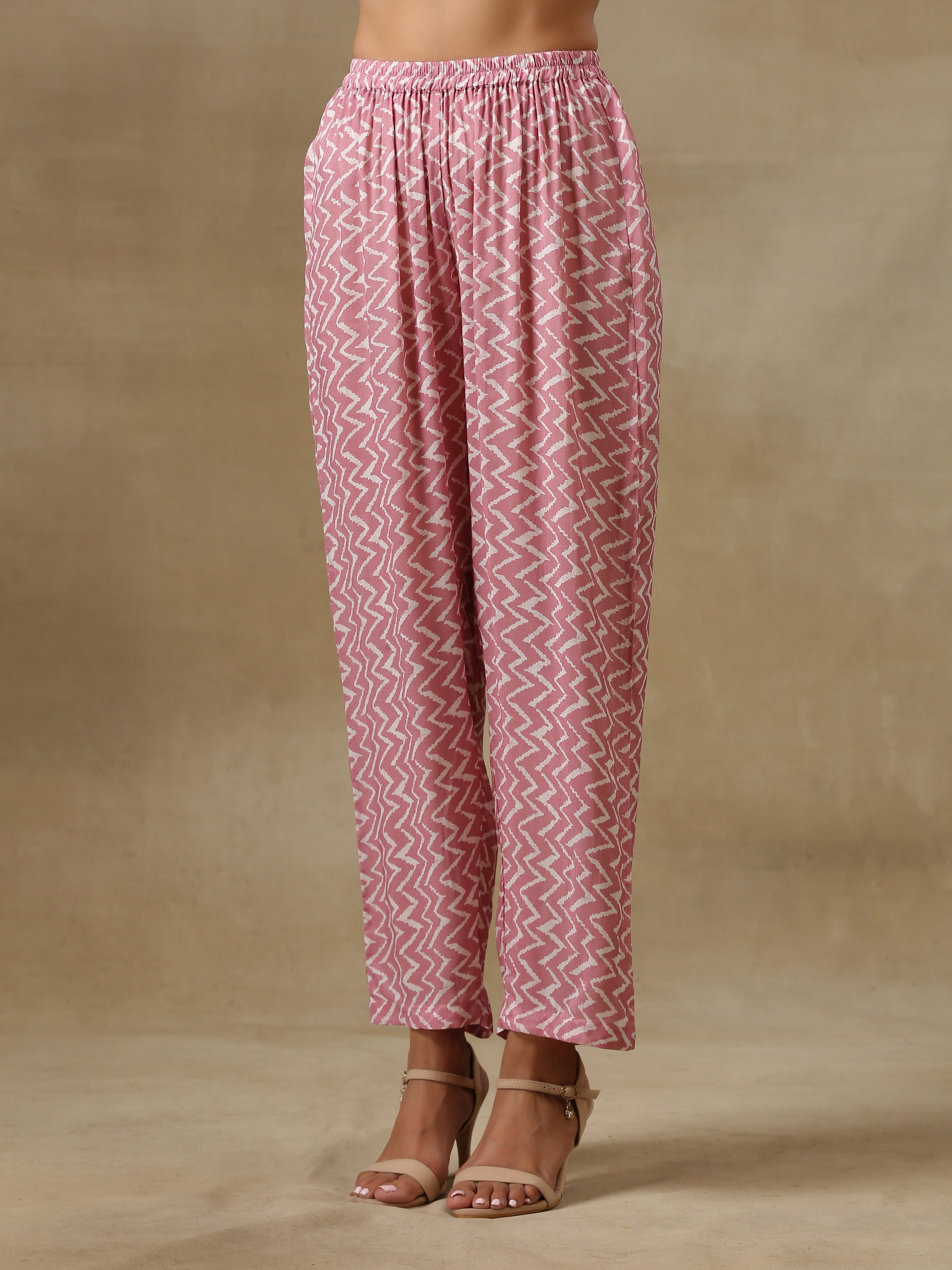 trueBrowns Light Mauve Bandhani Printed Silk Kaftan Kurta Pant Set