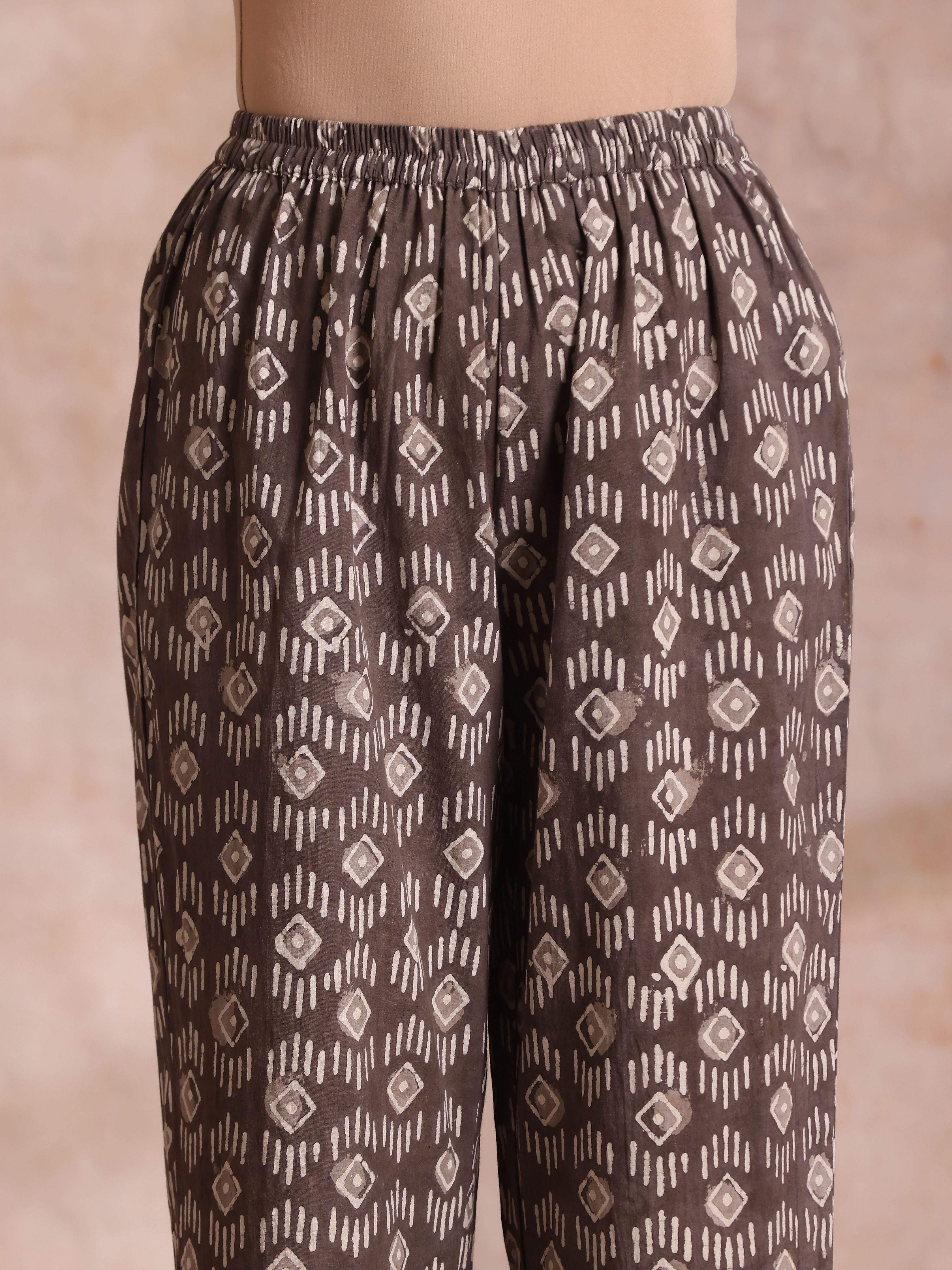 trueBrowns Clay Dabu Geometric Print Cotton Pleated Co-Ord Set