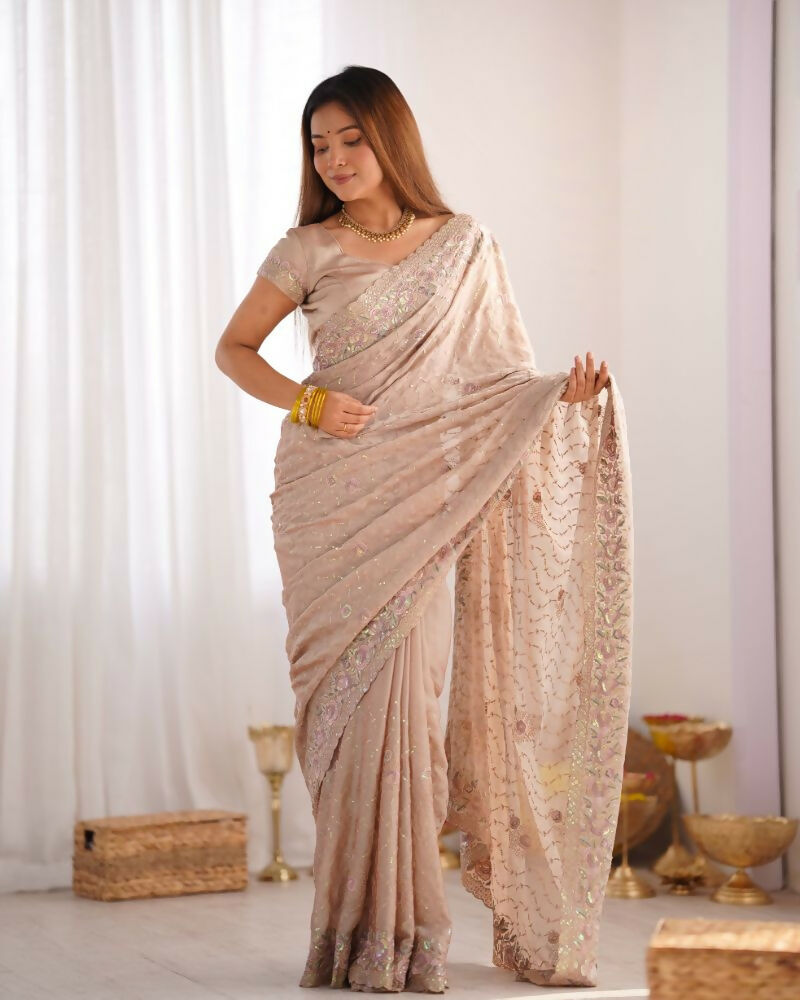 Vamsee Mumtaz Cream Crunchy Crush Saree