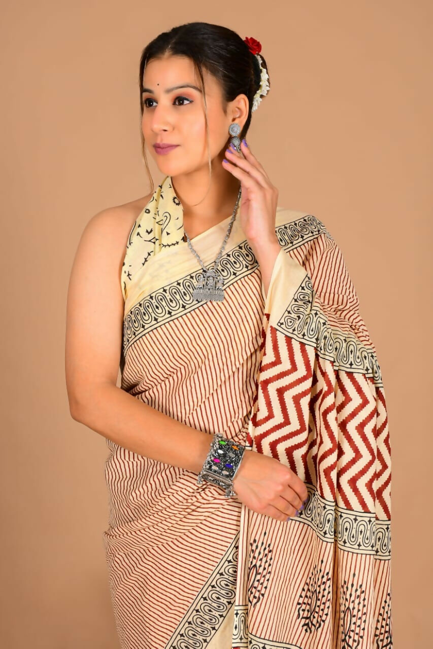 Exclusive Collection Off White Beautiful Mulmul Cotton Saree
