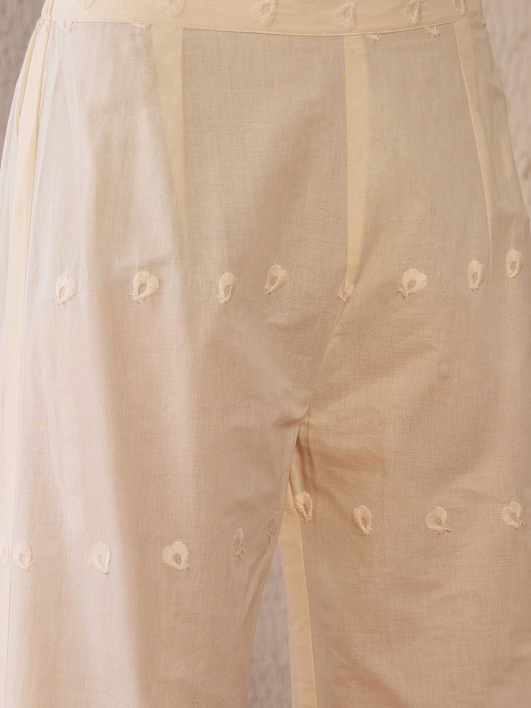 Indo Era Women Floral Embroidered Thread Work Kurta
