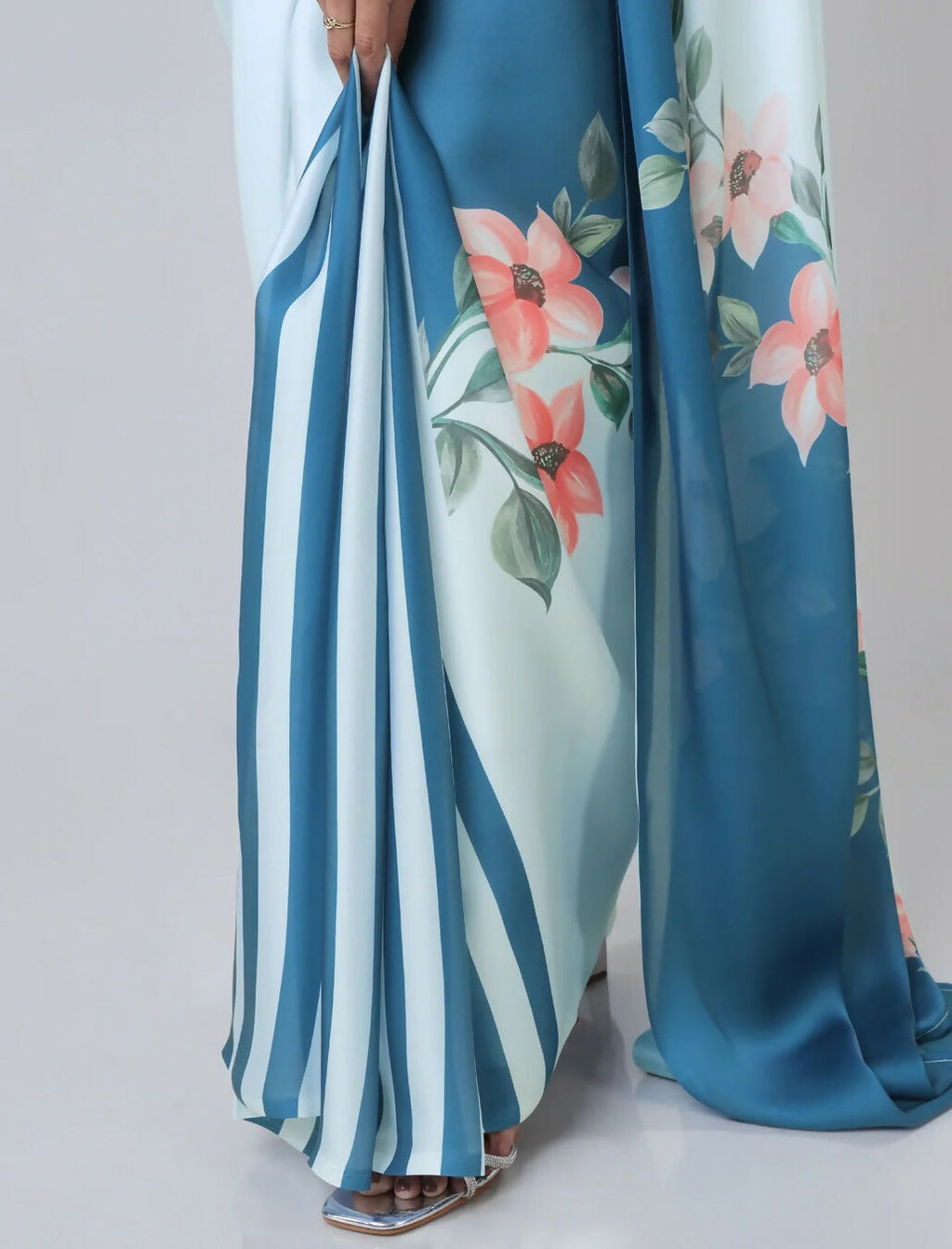 Vastranavya Icy Blue Freehand with Navy Starburst & Floral Print Ready to Wear Saree