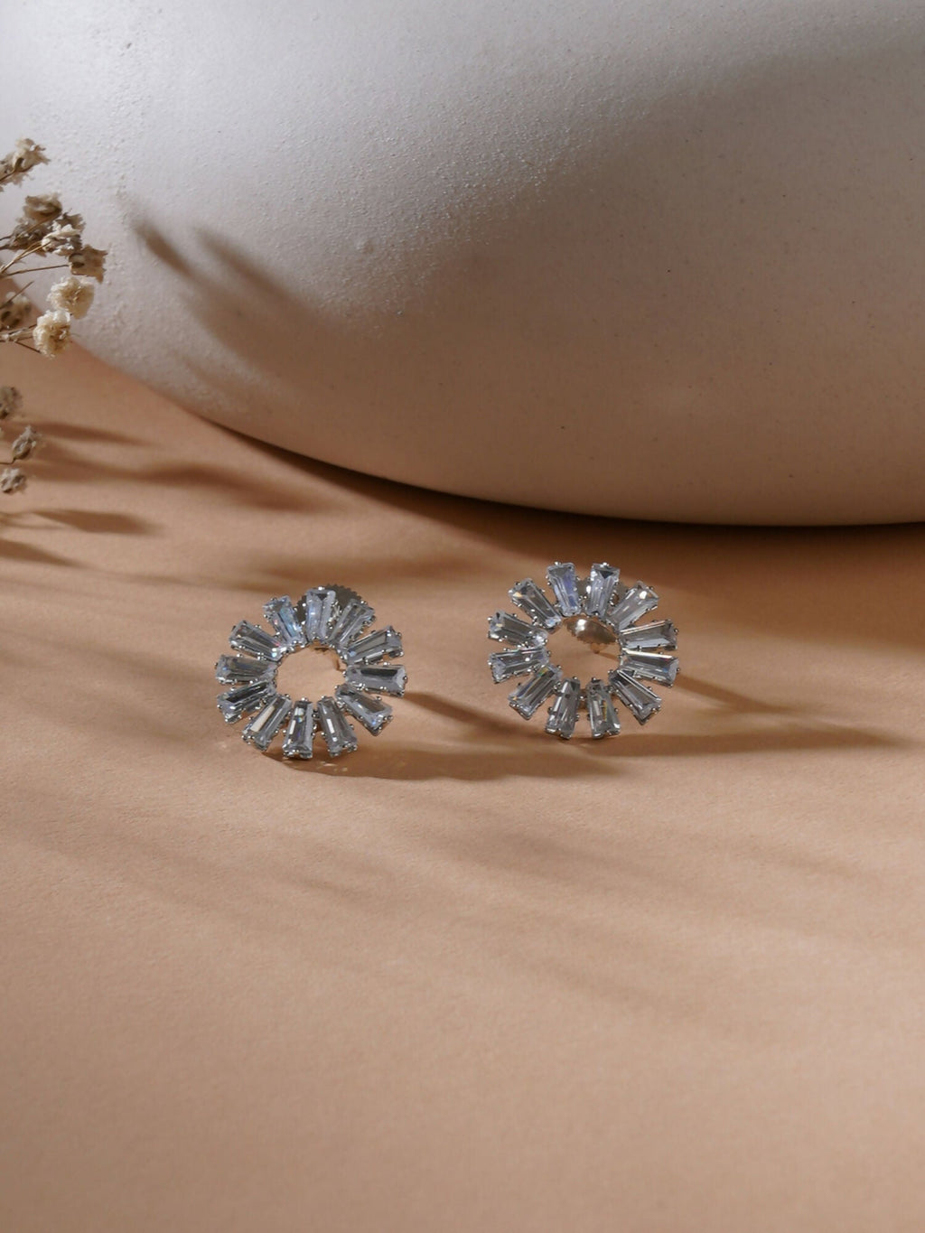stone stud (white) - Ruby Raang