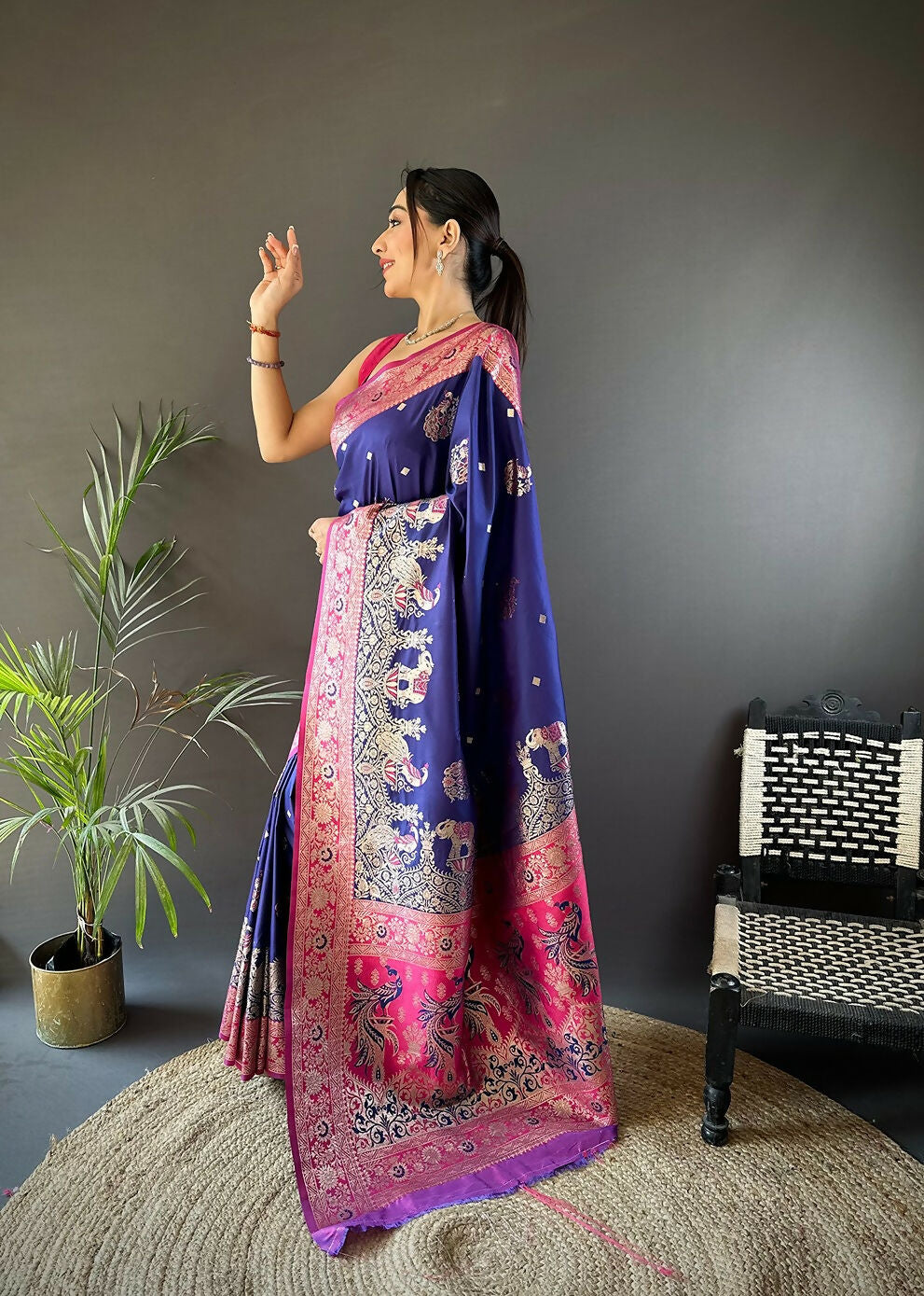 Joban Fashion Magenta Meenakari Picock Paithani Sarees