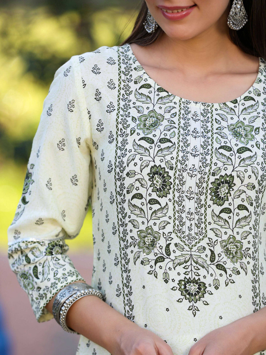 Juniper Women's Green Rayon Staple Kalamkari Floral Placement Printed Kurta
