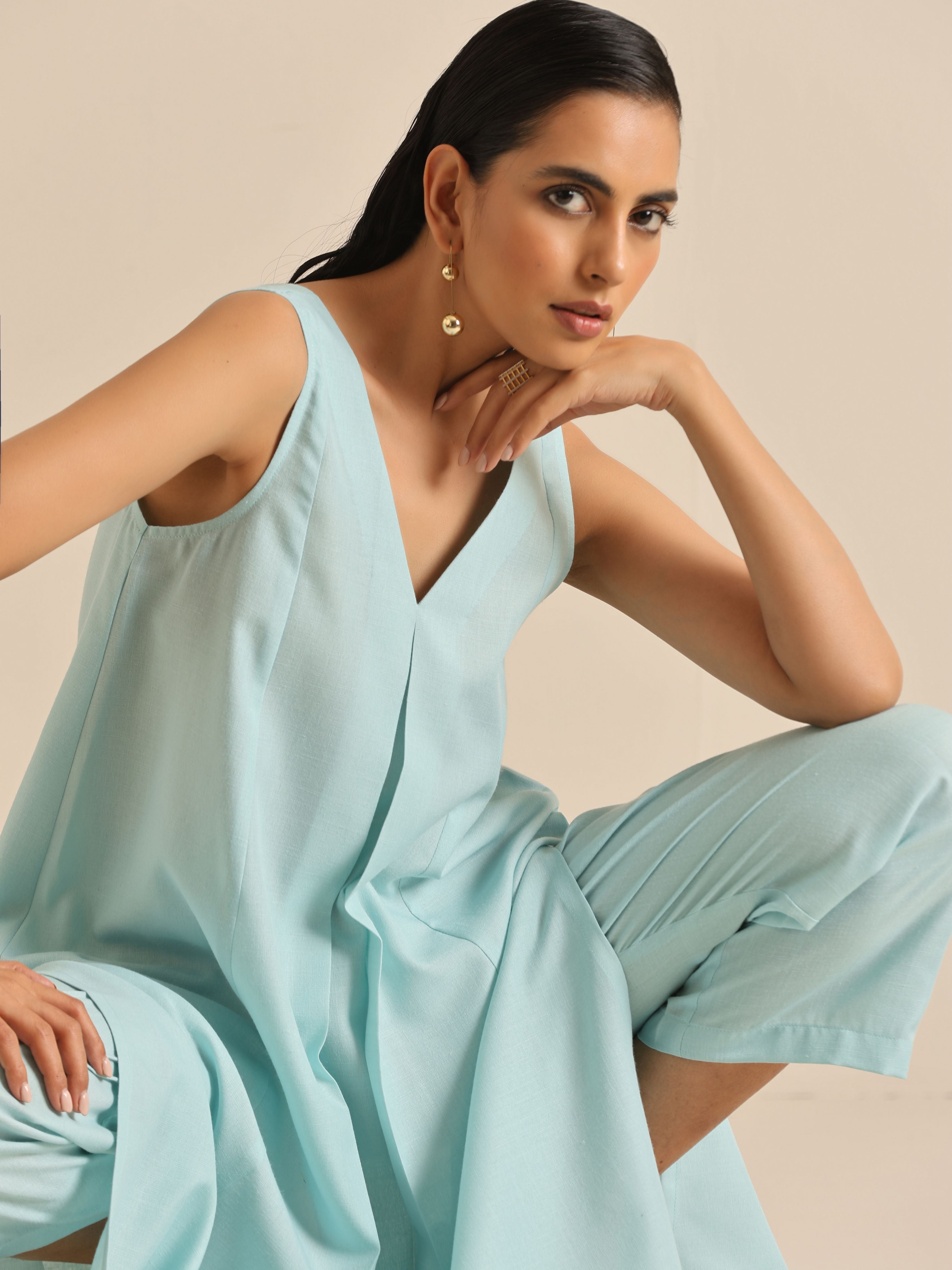 trueBrowns Sky Blue Slub Sleeveless Flared Kurta Pant Set