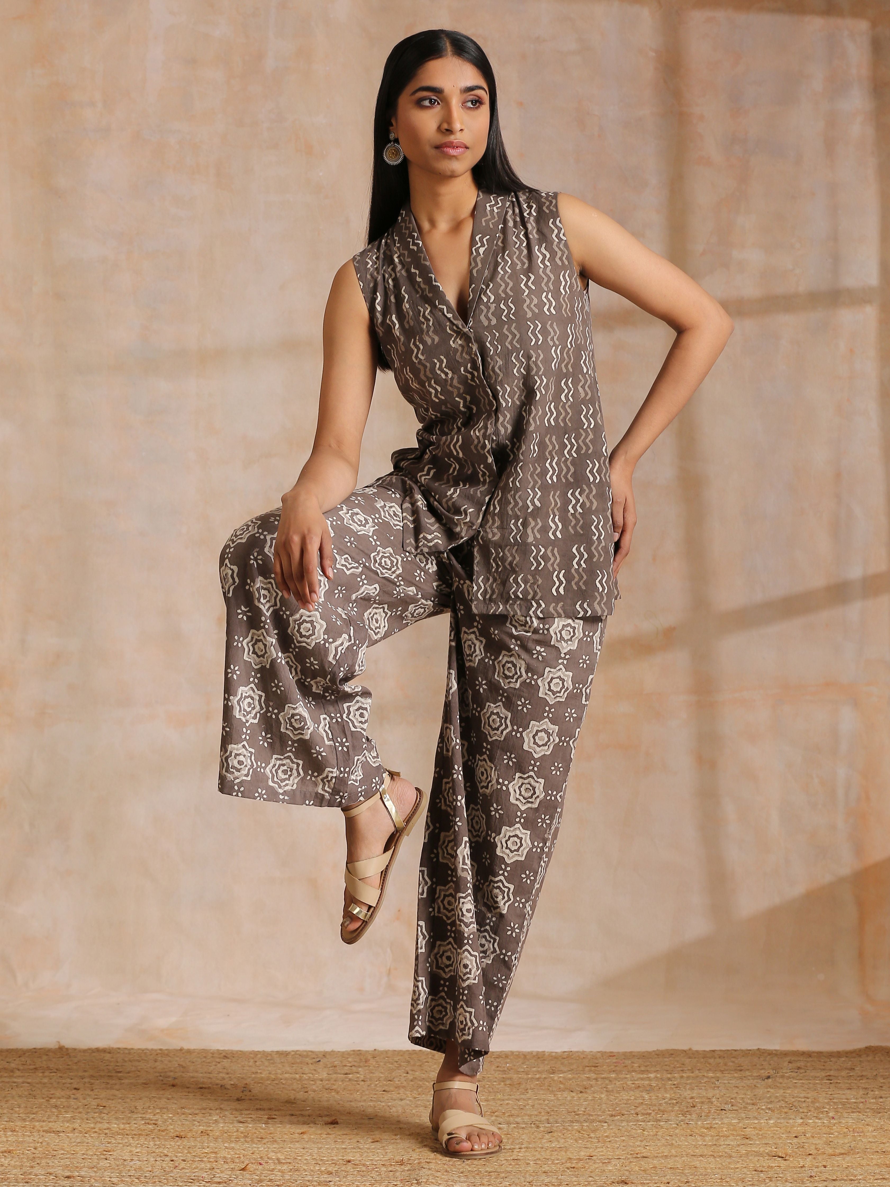 trueBrowns Clay Dabu Zig-Zag Motifs Print Cotton Sleeveless Jacket Pant Set