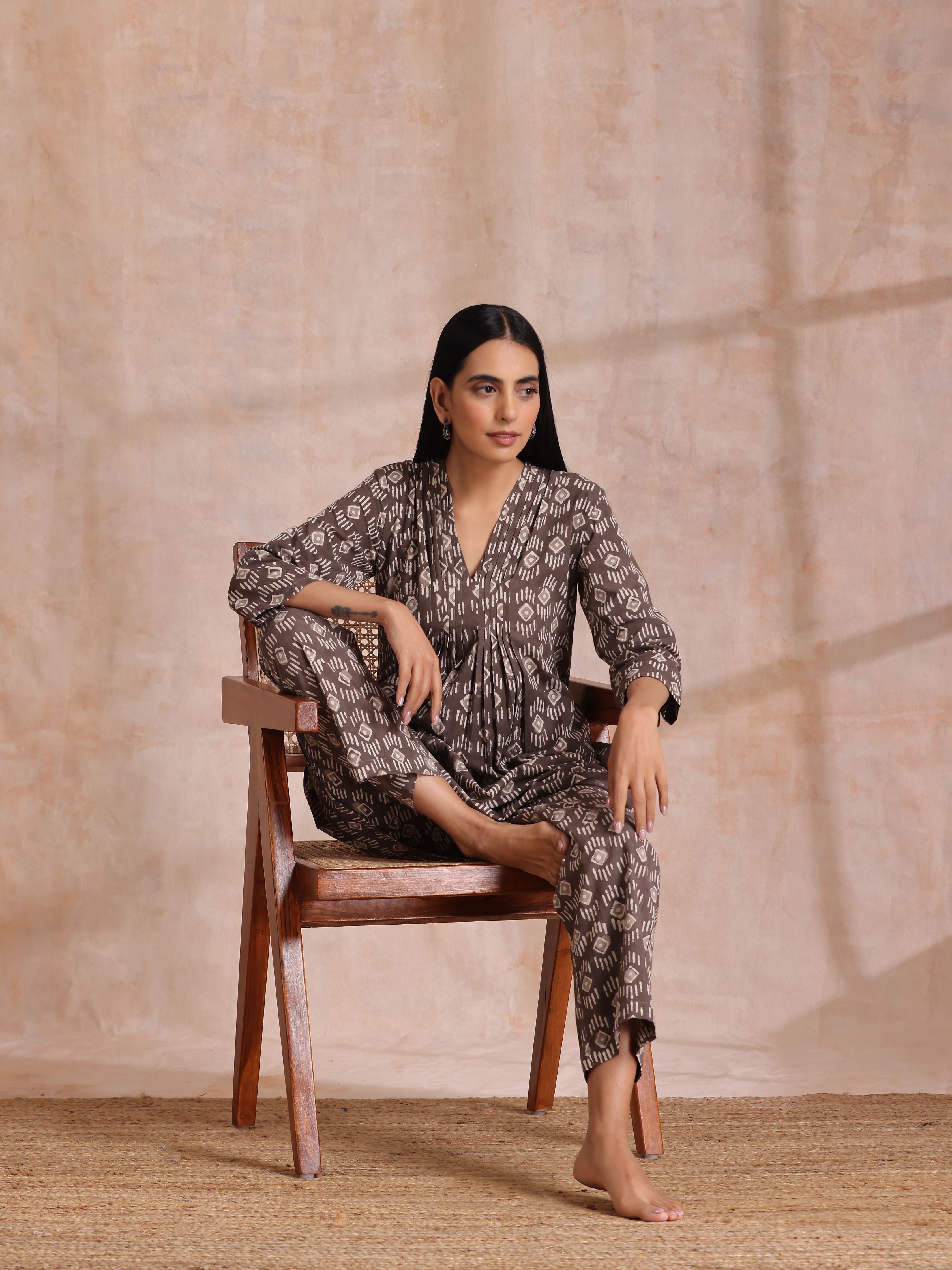 trueBrowns Clay Dabu Geometric Print Cotton Pleated Co-Ord Set