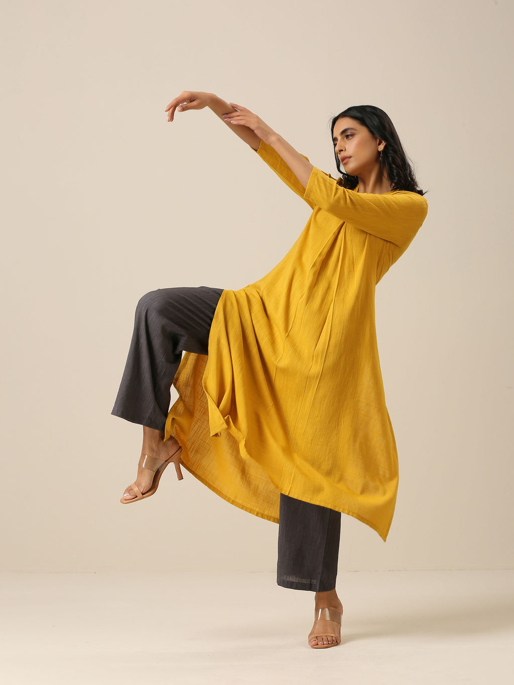 trueBrowns Mustard Yellow Slub Texture Neck Pleat Kurta Pant Set