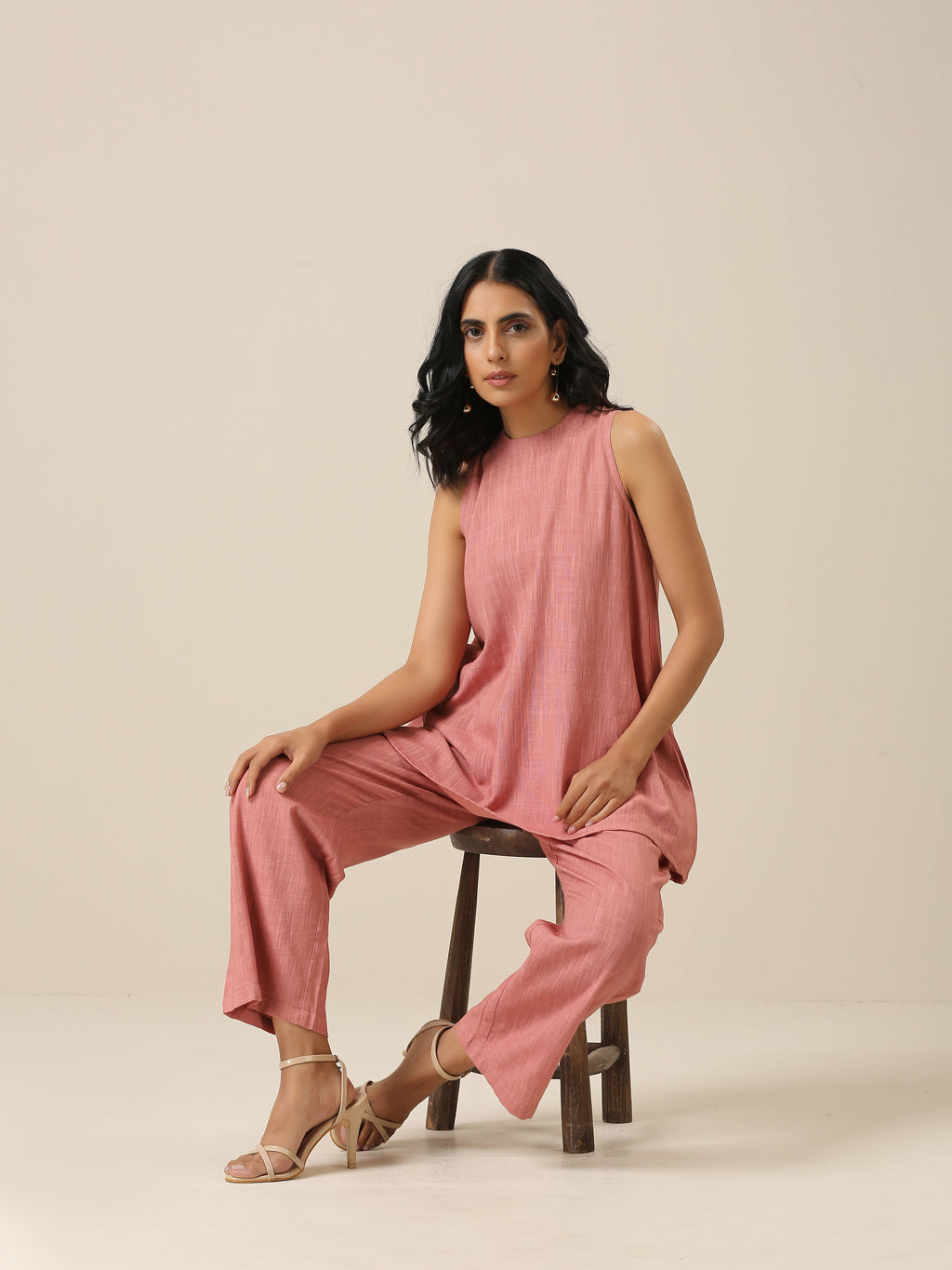 trueBrowns Light Mauve Slub Textured Sleeveless Short Co-Ord Set
