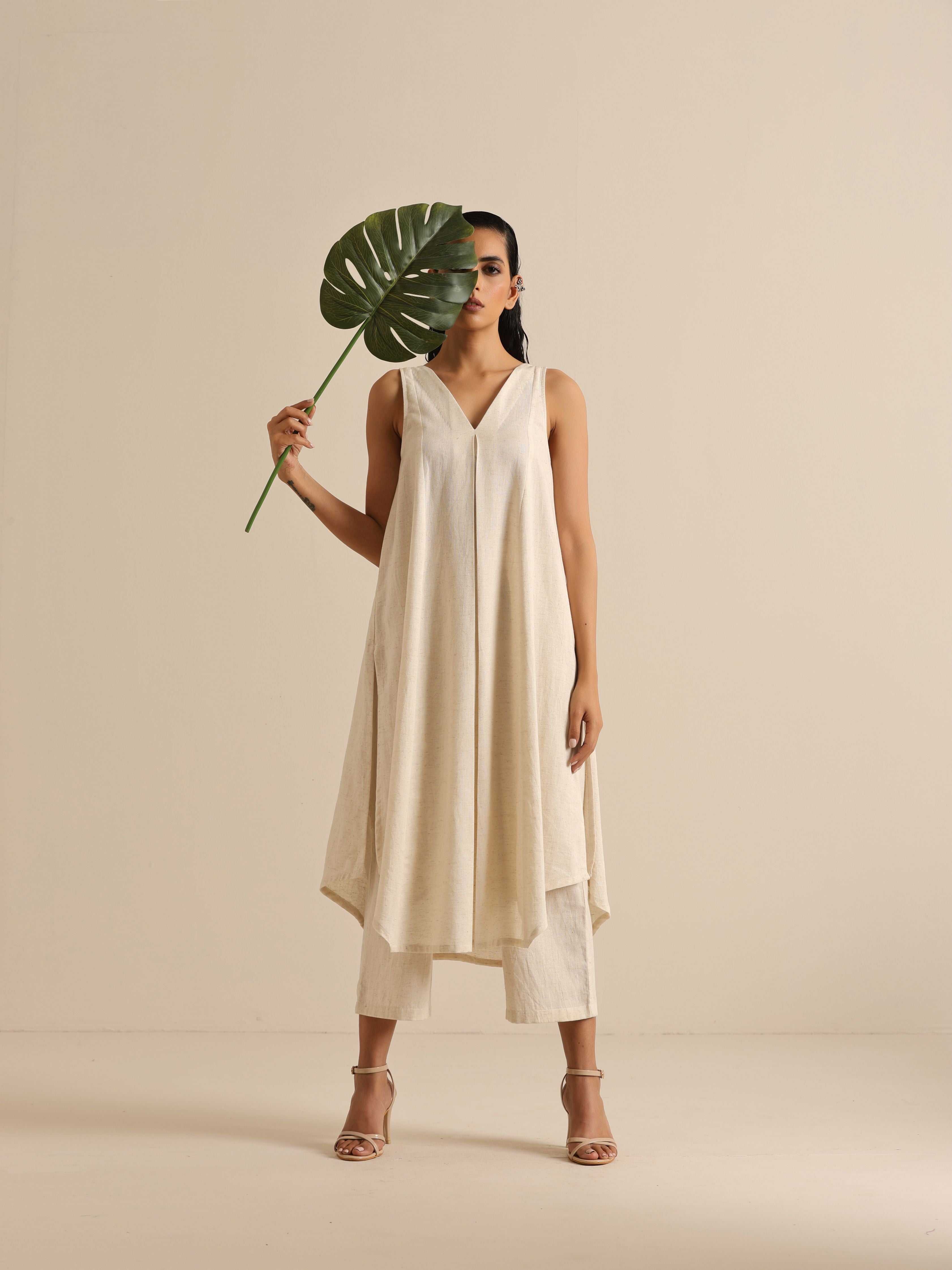 trueBrowns Off-White Sleeveless Kurta Pant Set