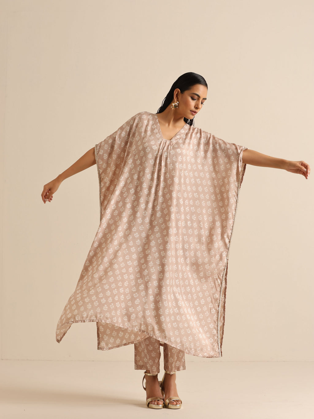 trueBrowns Beige White Floral Silk Print Kaftan Pant Set