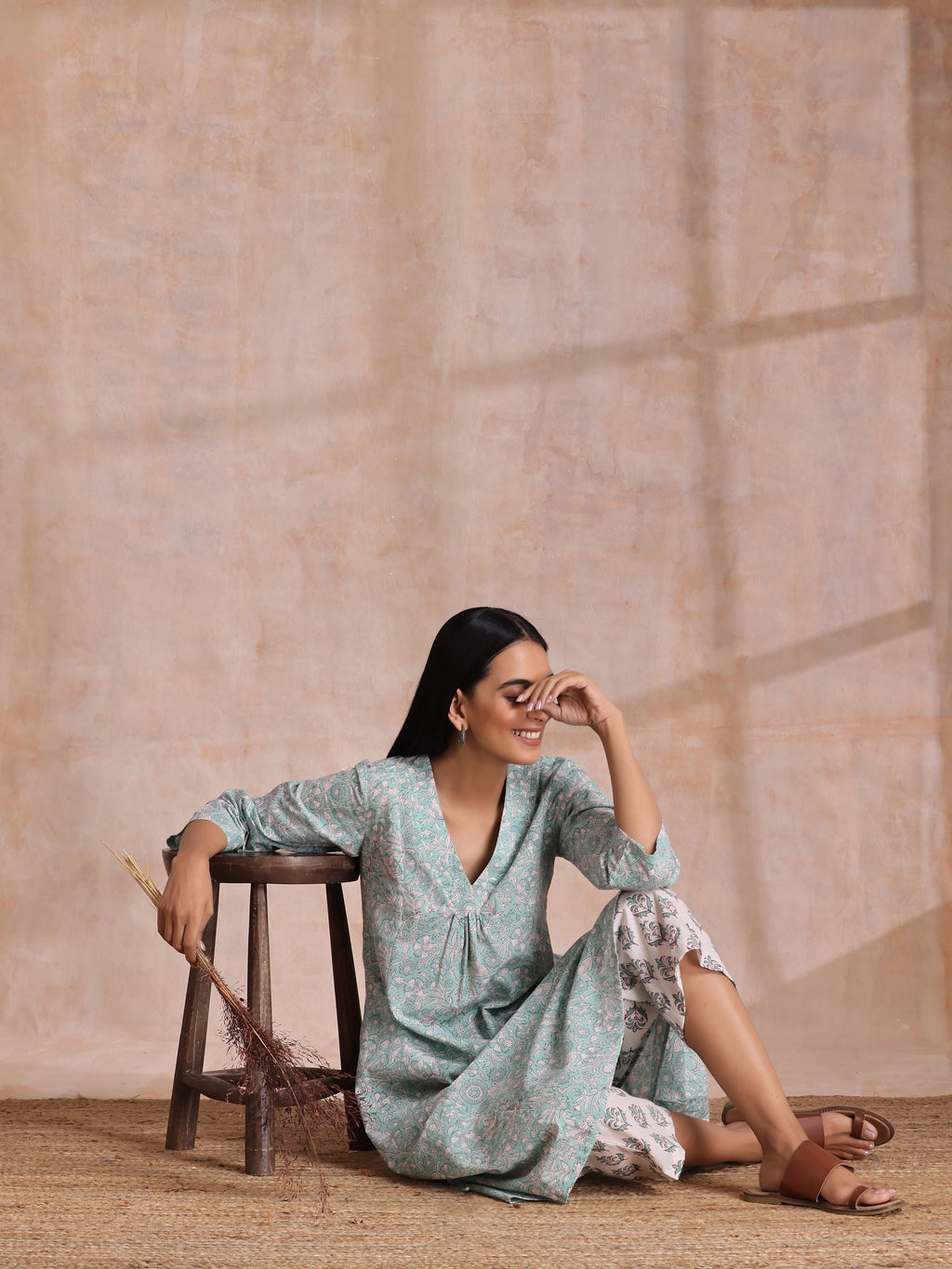 trueBrowns Tiffany Blue Floral Block Print Cotton Front Neck Gathered Kurta Pant Set