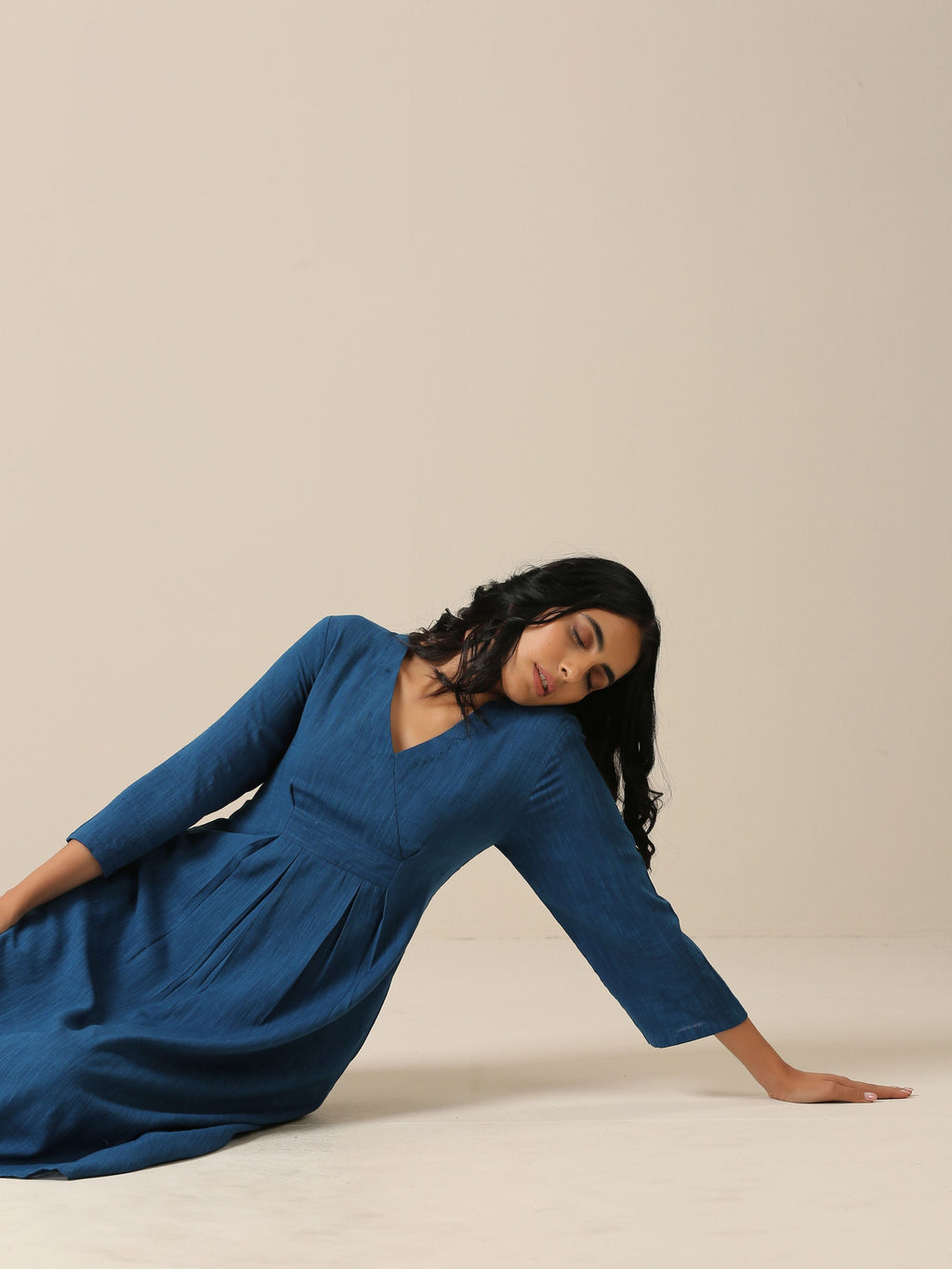 trueBrowns Classic Blue Slub Texture Overlap Pleat Kurta Pant Set