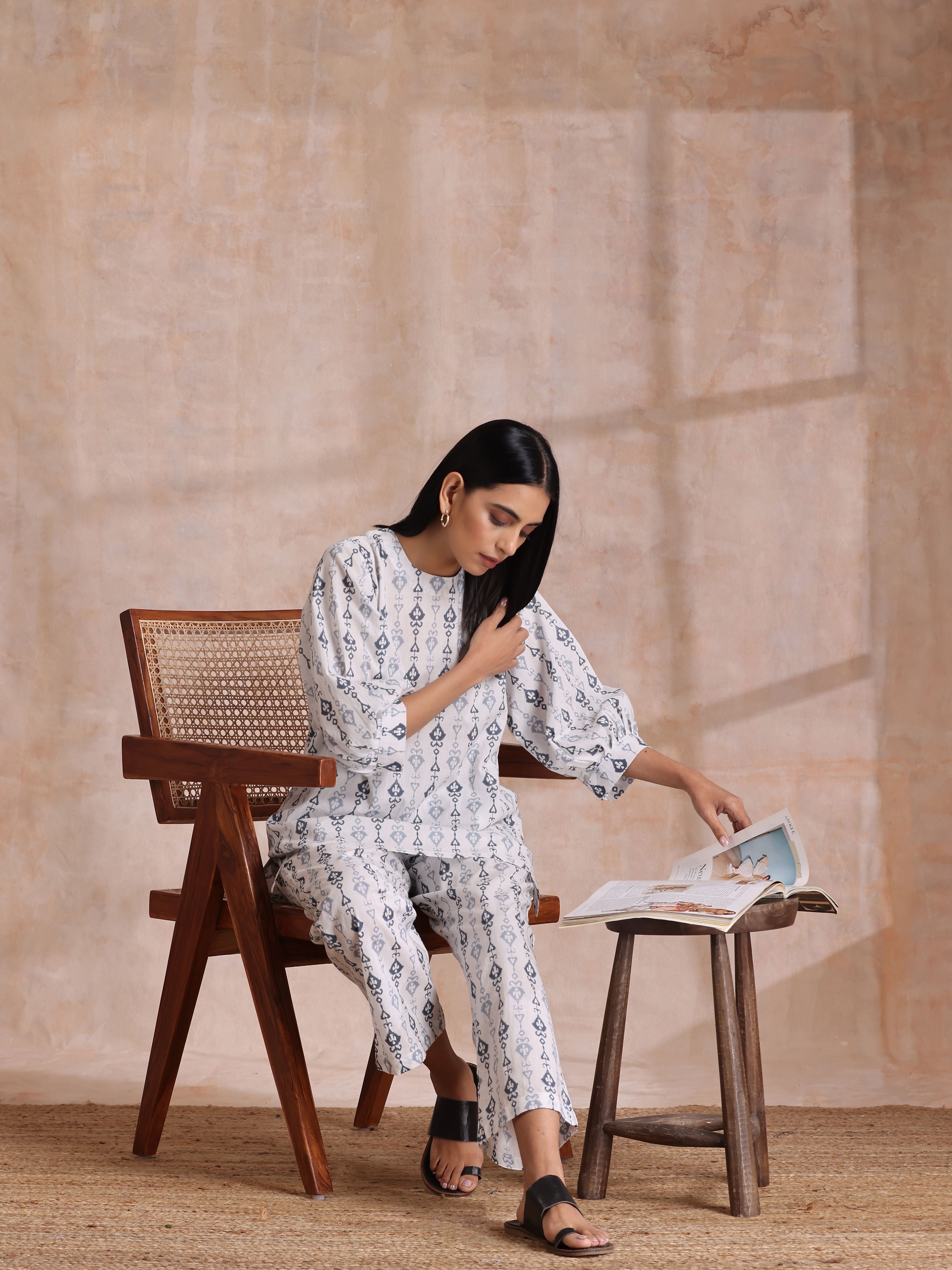 trueBrowns Grey On White Ikat Print Cotton Baggy Sleeve Co-Ord Set