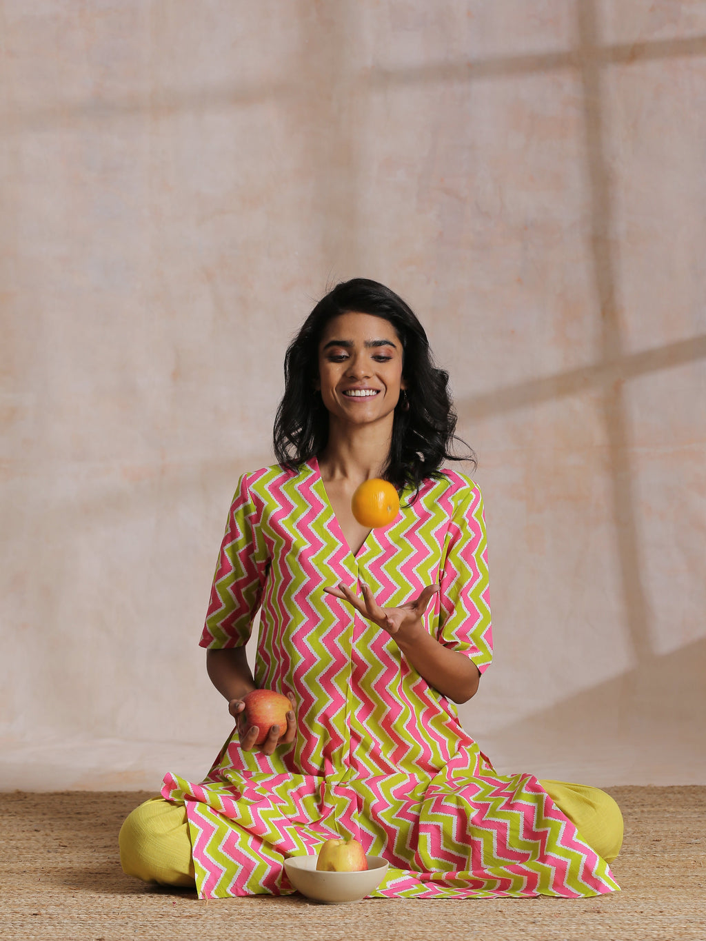 trueBrowns Lime Pink Zig-Zag Lines Print Cotton Kurta Pant Set