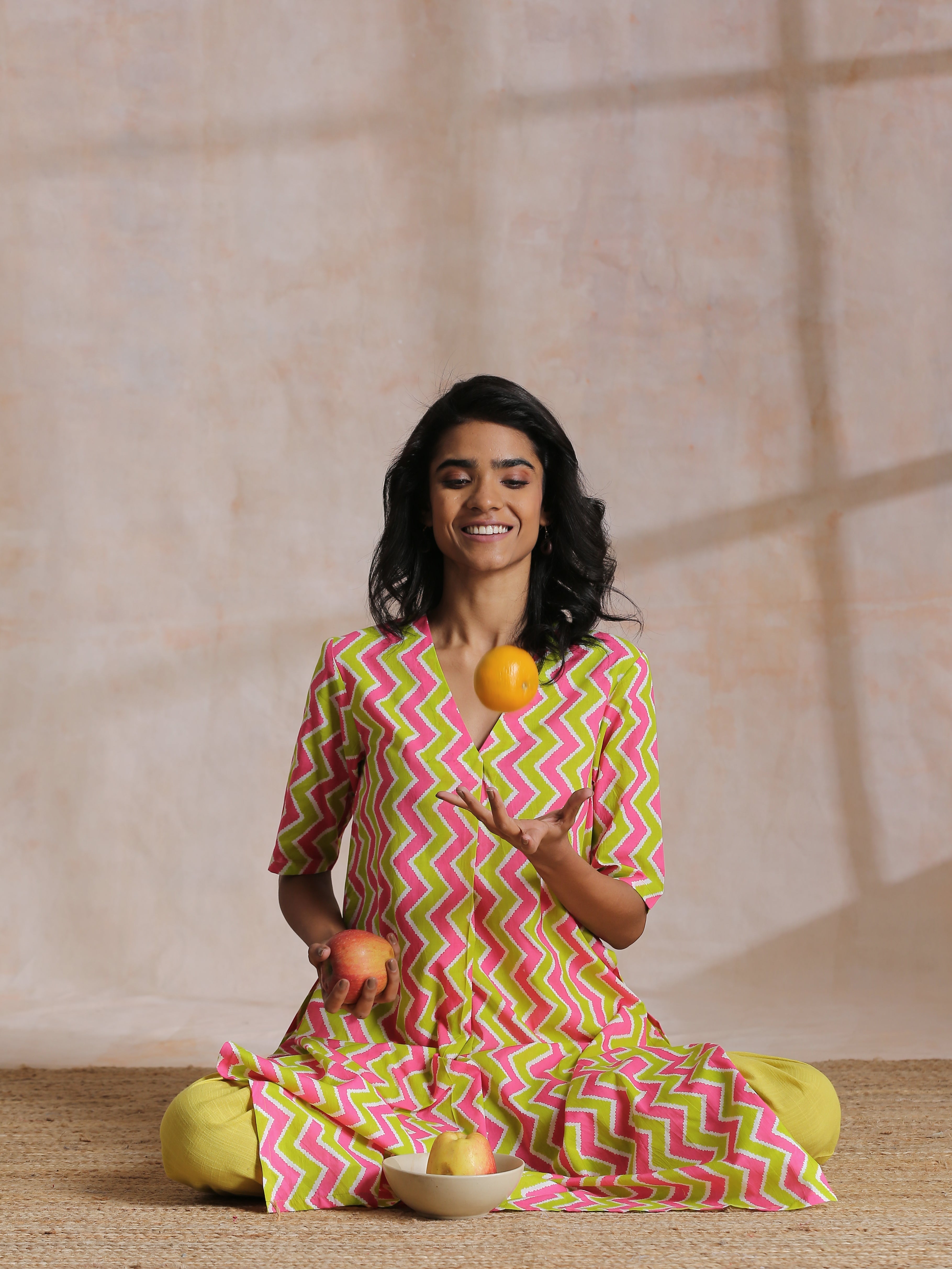 trueBrowns Lime Pink Zig-Zag Lines Print Cotton Kurta Pant Set