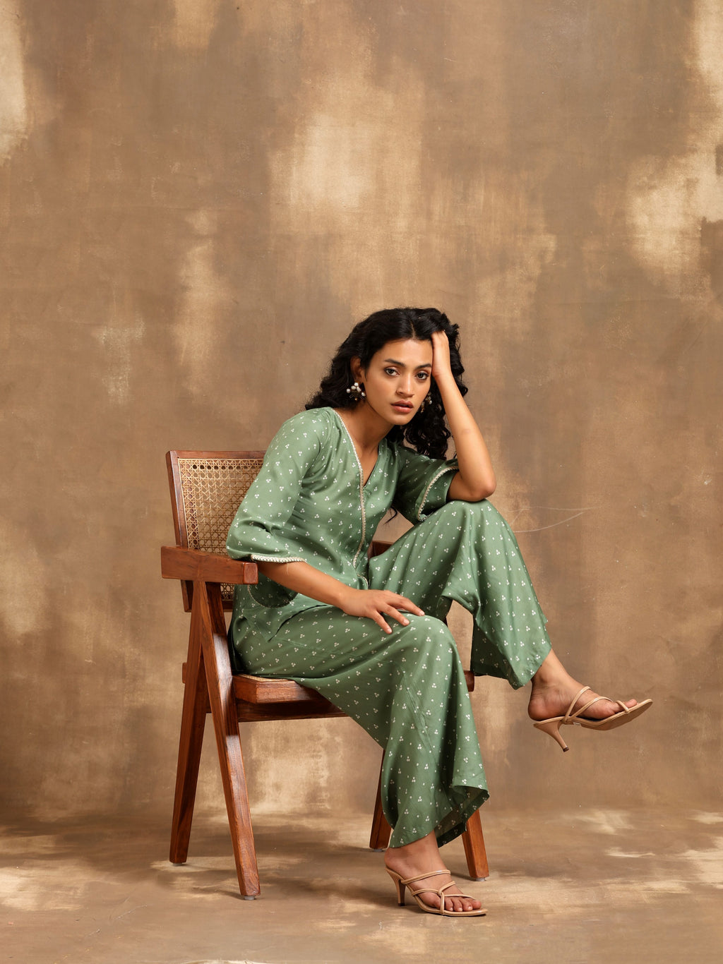 trueBrowns Light Green Bandhani Printed Silk Co-Ord Set