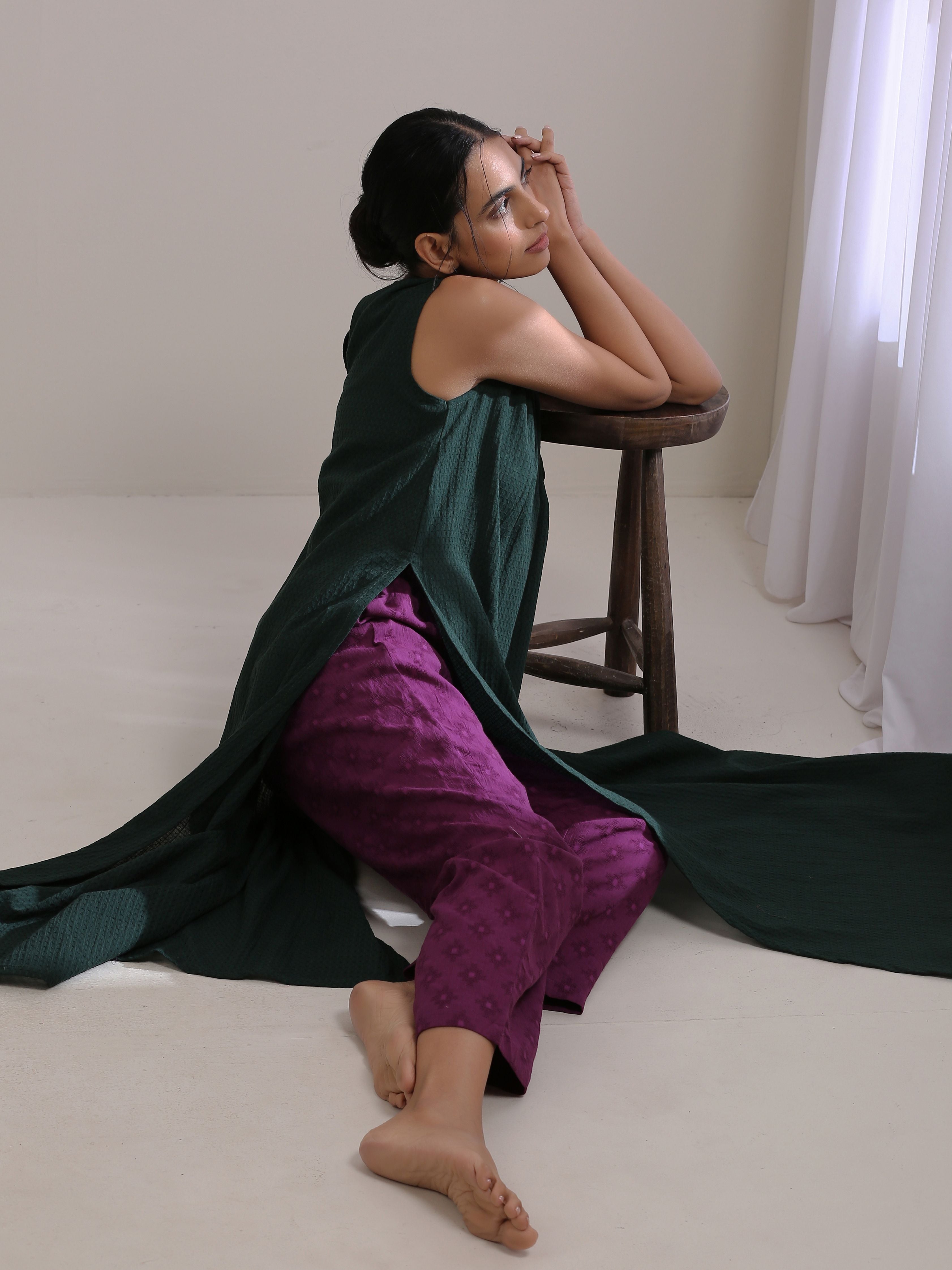 trueBrowns Dark Green Dobby Sleeveless Kurta Pant Set