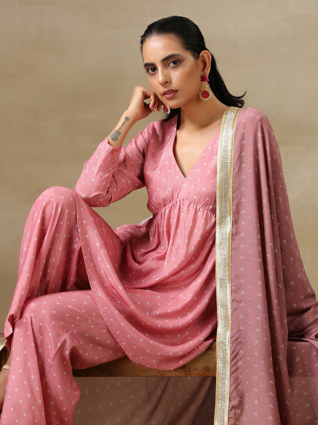 trueBrowns Light Mauve Bandhani Printed Silk Flared Kurta Pant Dupatta Set