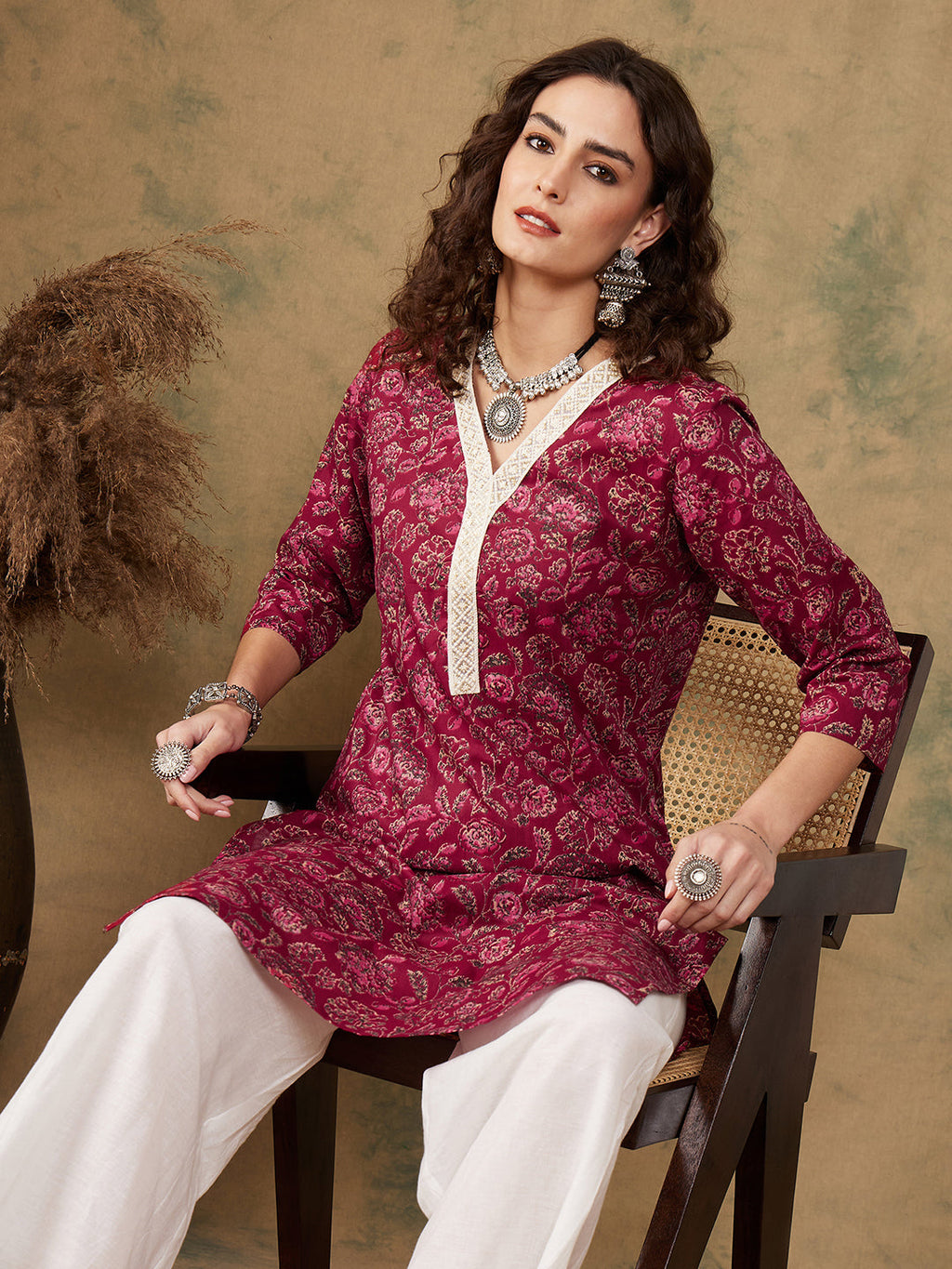 InWeave Women's Burgundy Maroon Print V Neck Lace Work Straight Kurta