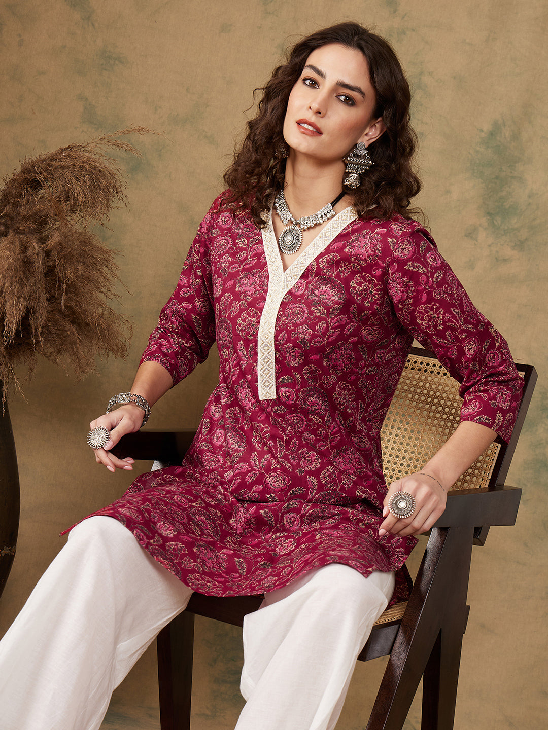 InWeave Women's Burgundy Maroon Print V Neck Lace Work Straight Kurta