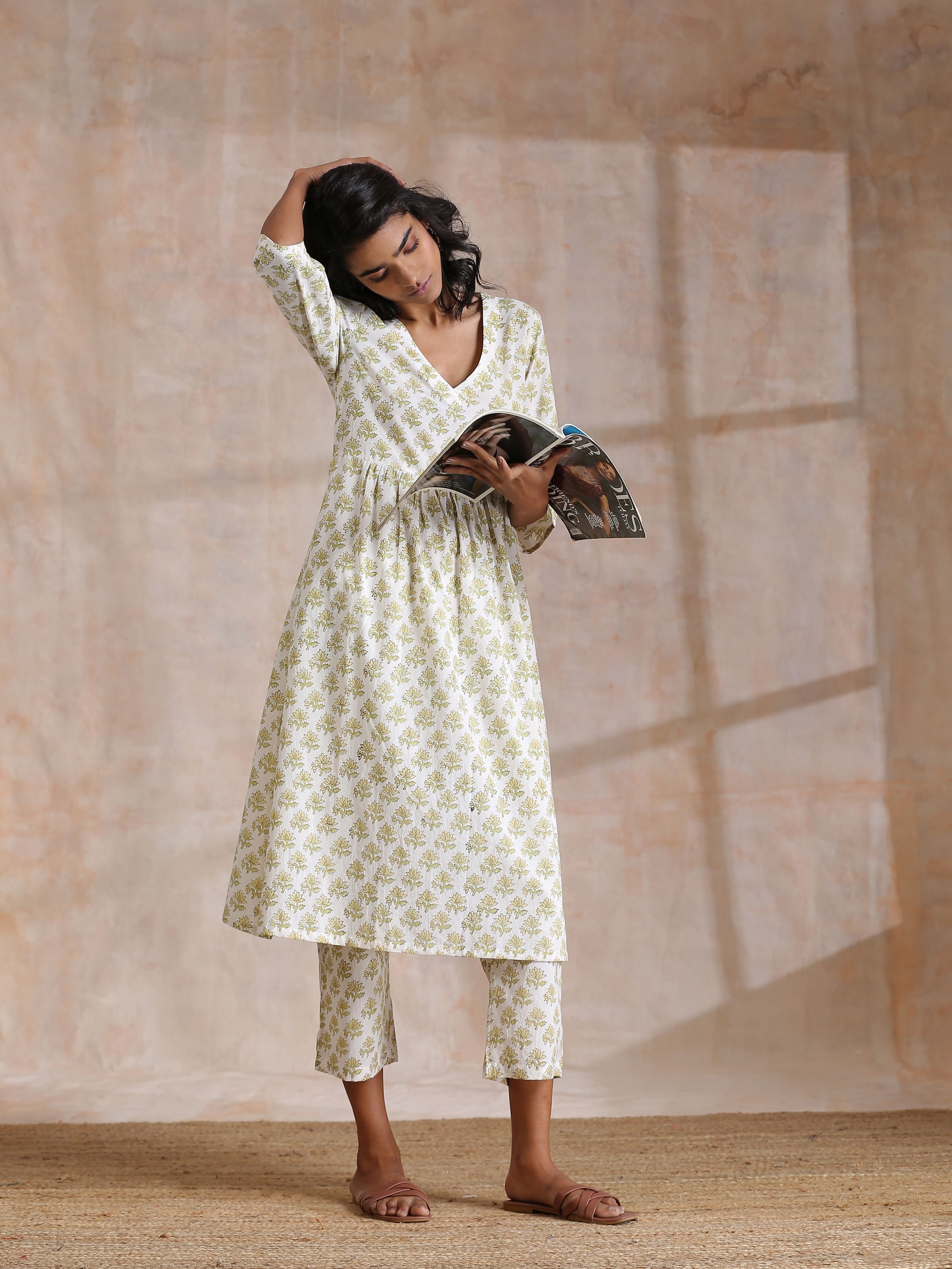 trueBrowns Green Buta On Off White Block Print Cotton Slit Gathered Kurta Set