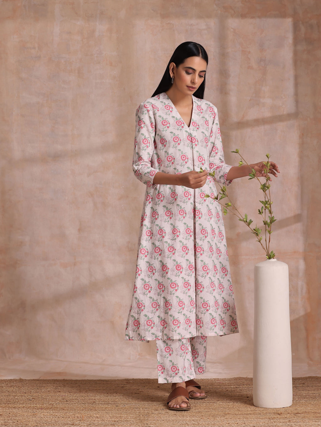 trueBrowns Pink Green Buta On White Block Print Cotton Slit Kurta Pant Set