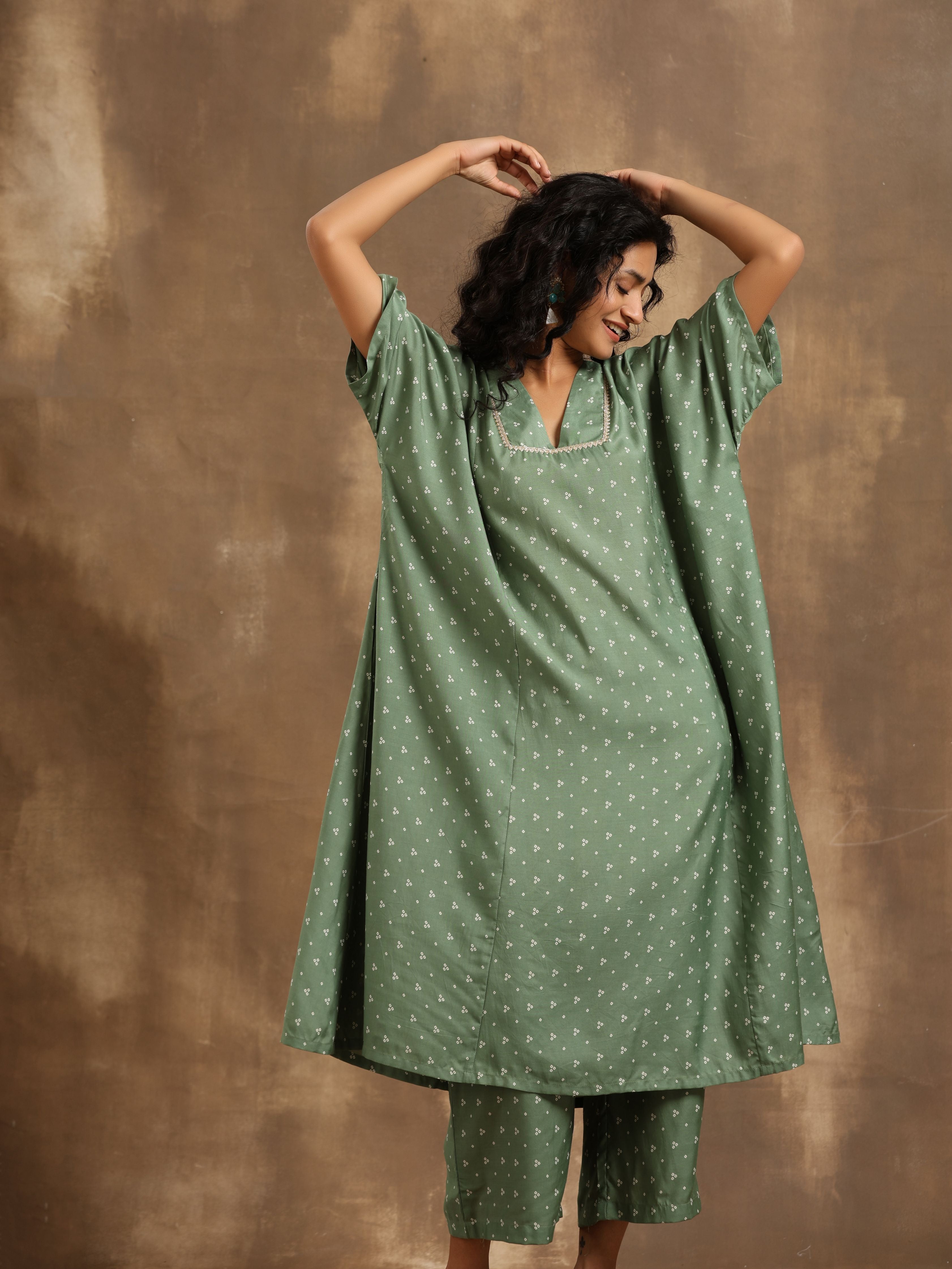 trueBrowns Light Green Bandhani Printed Silk Oversized Kurta Pant Set