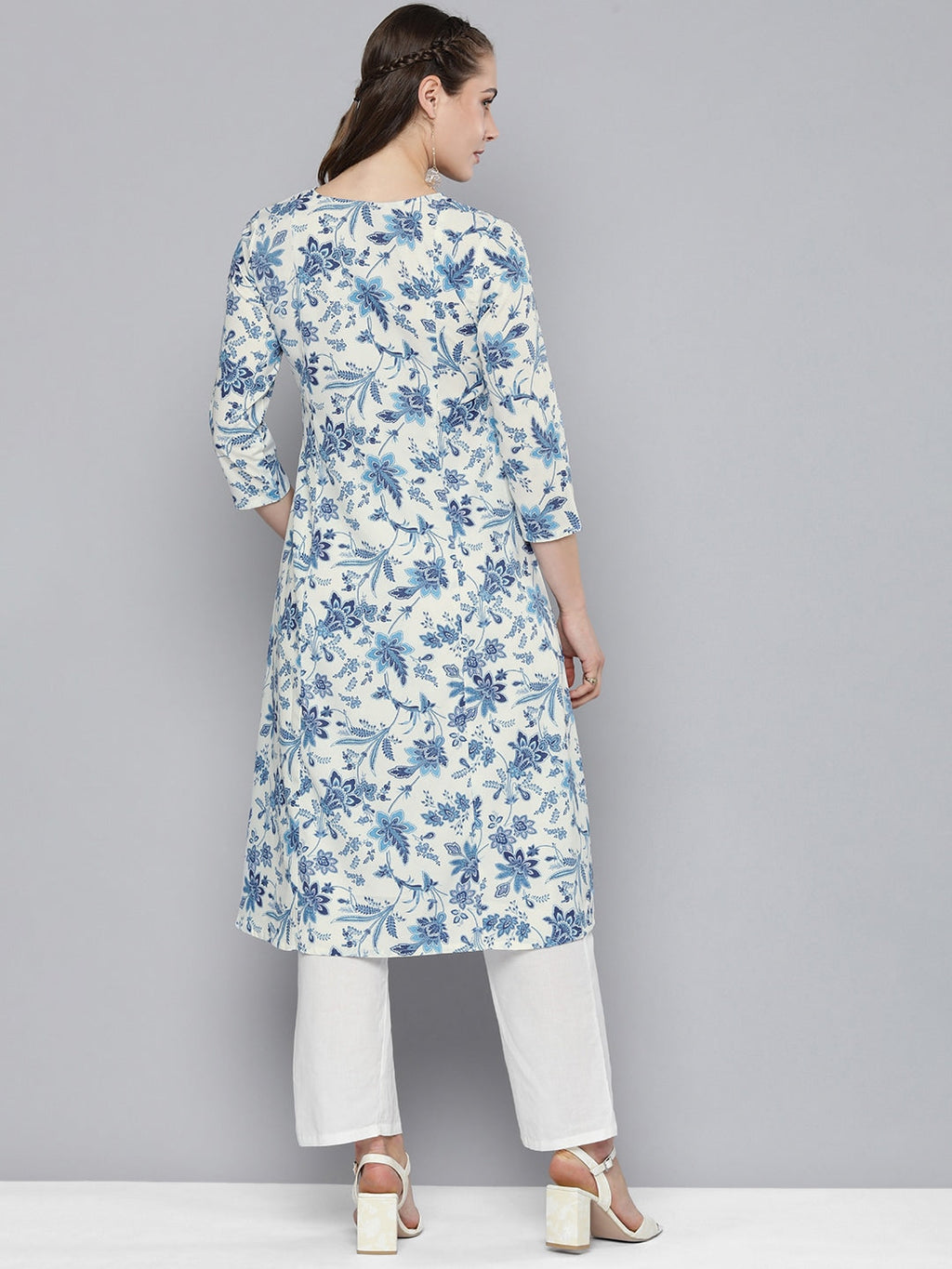 HERE&NOW Women Floral Printed Mandarin Collar Straight Kurta