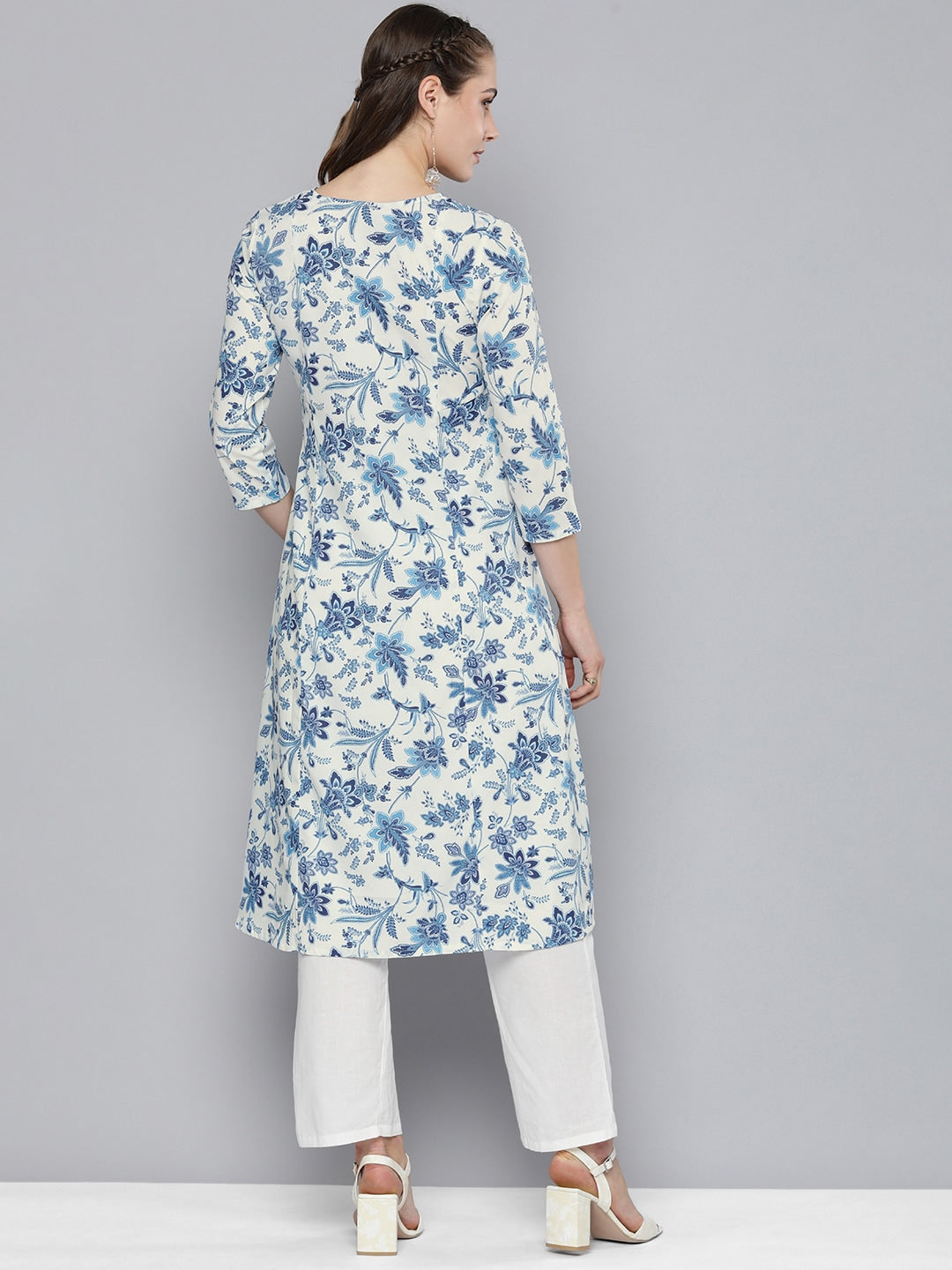 HERE&NOW Women Floral Printed Mandarin Collar Straight Kurta