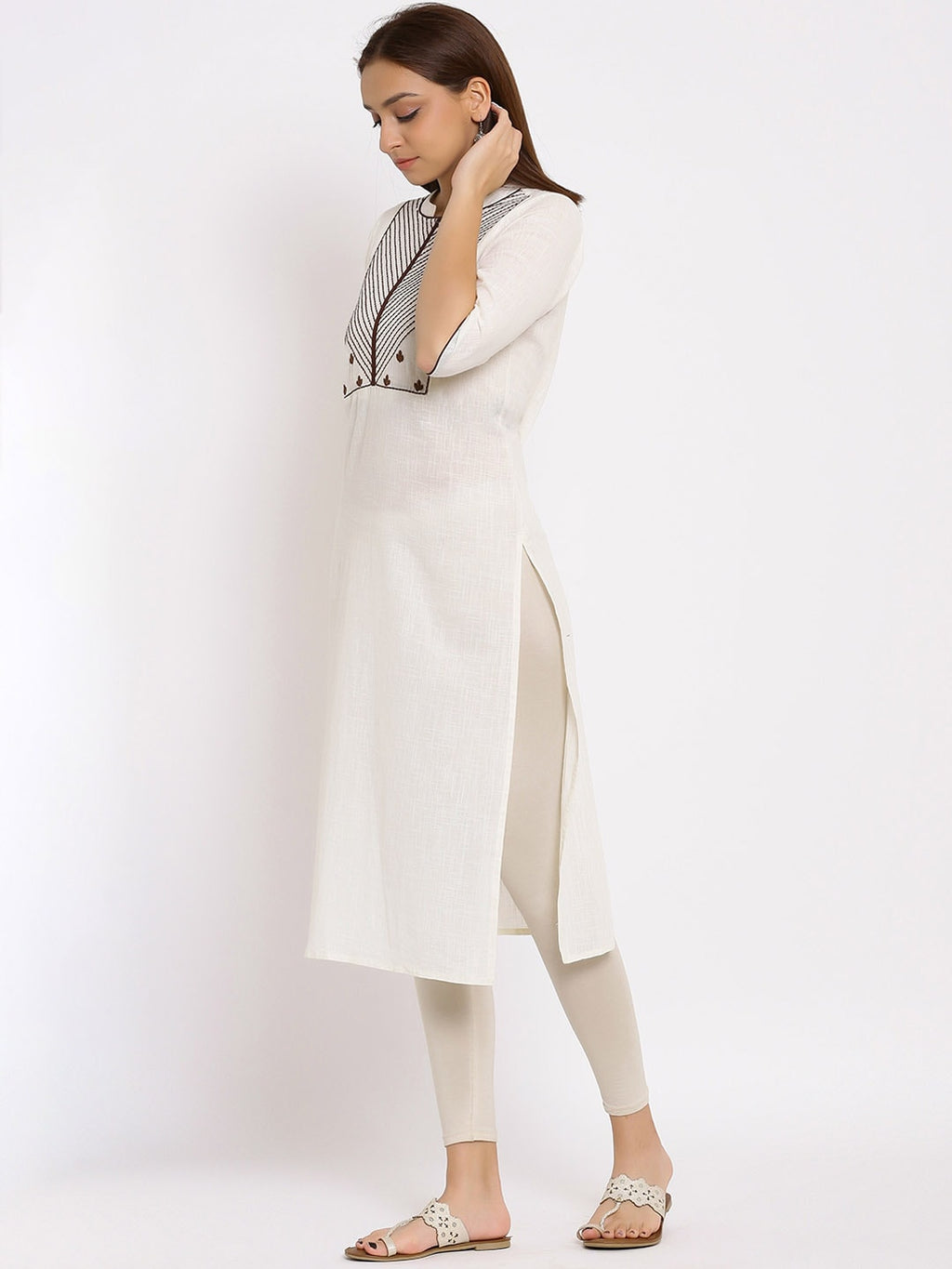 HERE&NOW White & Maroon Geometric Yoke Design Thread Work Straight Kurta