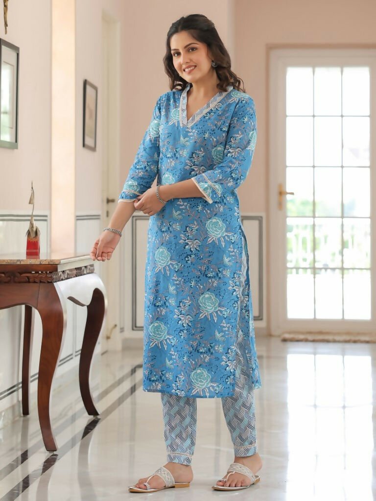 Aramya Straight Soft Cotton Floral Print Women's Kurta - Blue