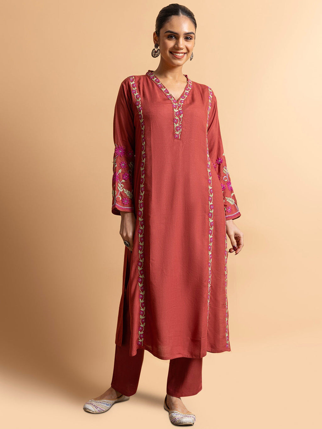 HOUSE OF KARI Floral Embroidered Regular Chikankari Kurta with Trousers