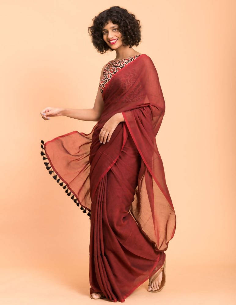 Suta Maroon Solid Cotton Blend Saree