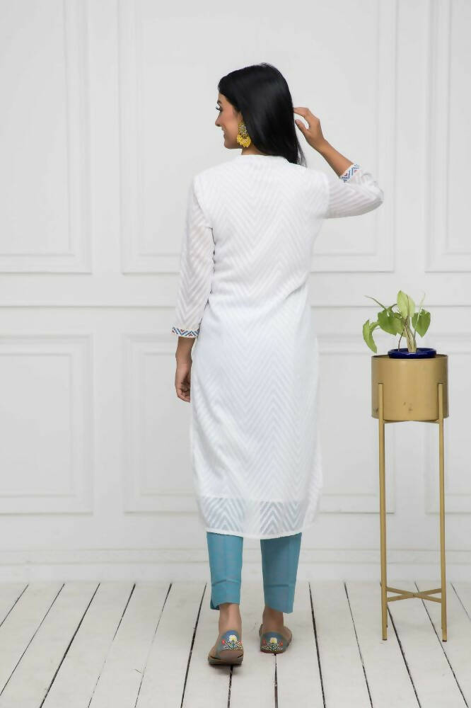 Myshka Women Solid Georgette Straight V-Neck White Kurtas