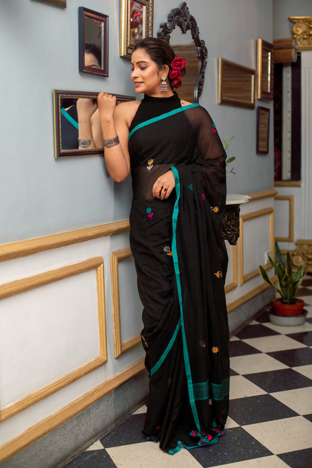 Very Much Indian Mastaani - Pure Mul Cotton Handloom Saree with Beautiful Floral Weaves - Black