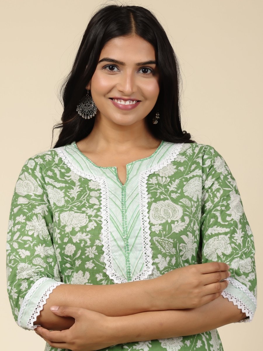 Aramya Straight Soft Cotton Floral Print Women's Kurta Set - Green