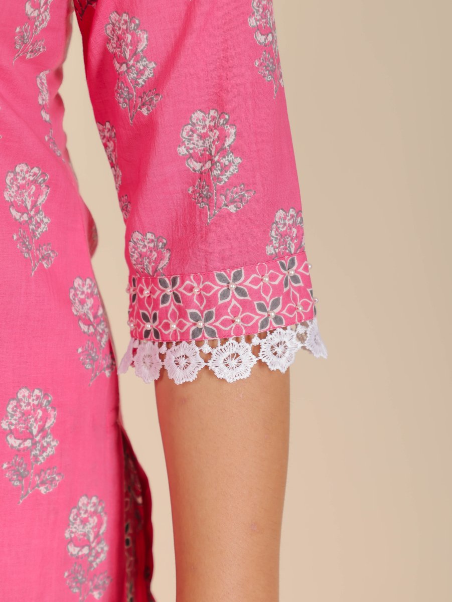 Aramya Straight Soft Cotton Floral Print Women's Kurta - Pink