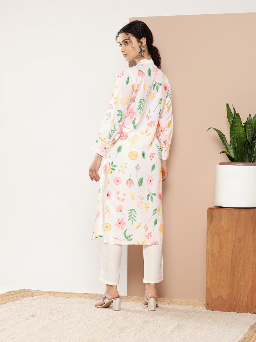 Ahalyaa Women White & Pink Floral Printed Floral Crepe Kurta