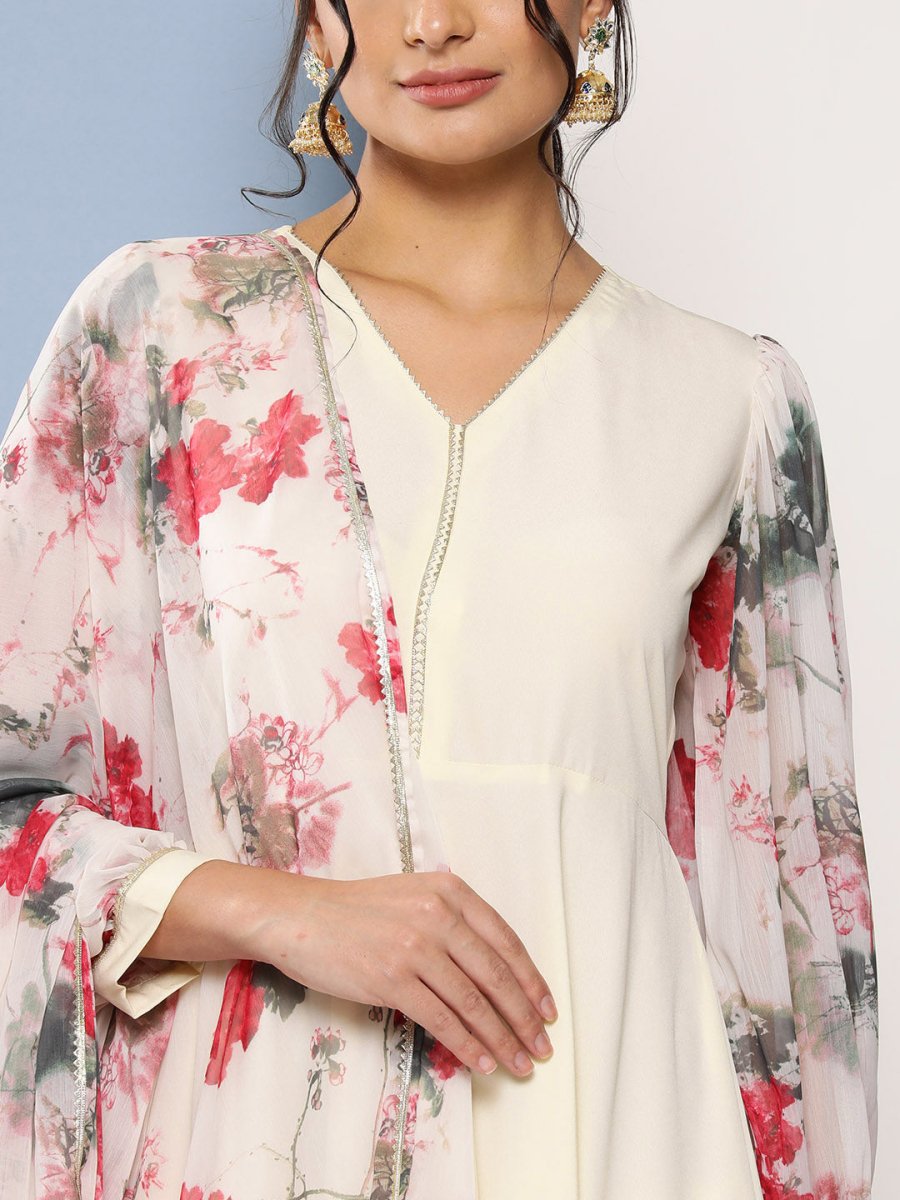 Ahalyaa Women Off White Floral Empire Gotta Patti Kurta with Trousers & With Dupatta