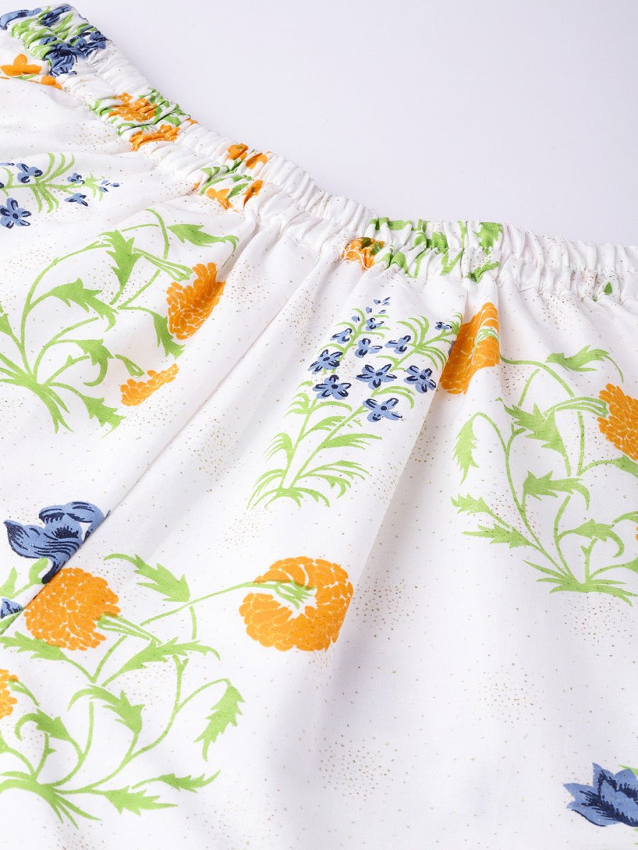 Ahalyaa Women Off white Printed Beautiful Kurta Set