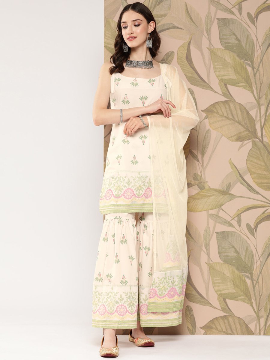 Ahalyaa Women Floral Printed Regular Kurti with Sharara & With Dupatta