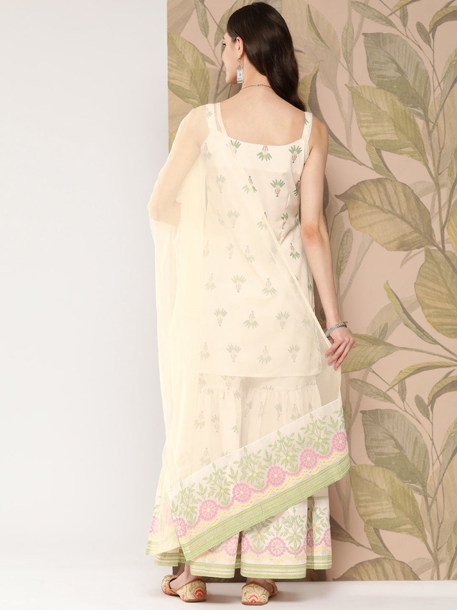 Ahalyaa Women Floral Printed Regular Kurti with Sharara & With Dupatta