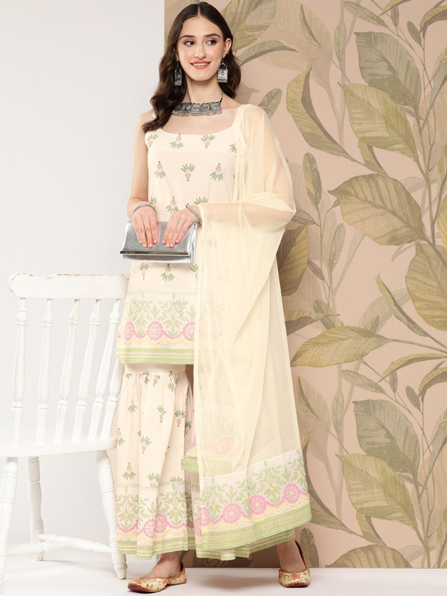 Ahalyaa Women Floral Printed Regular Kurti with Sharara & With Dupatta